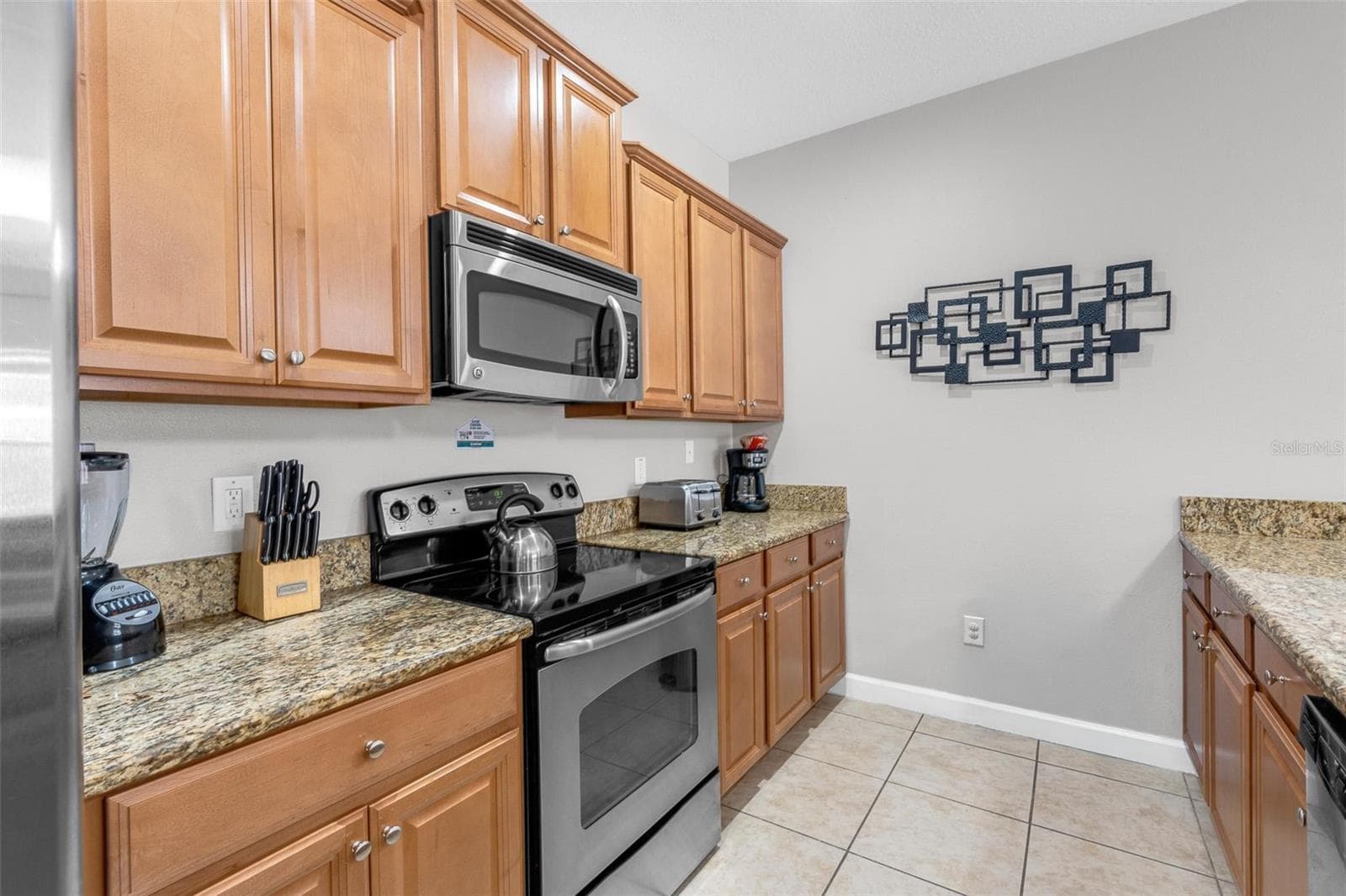 Townhouse at 8956 CALIFORNIA PALM RD, KISSIMMEE, photo 7 of 75