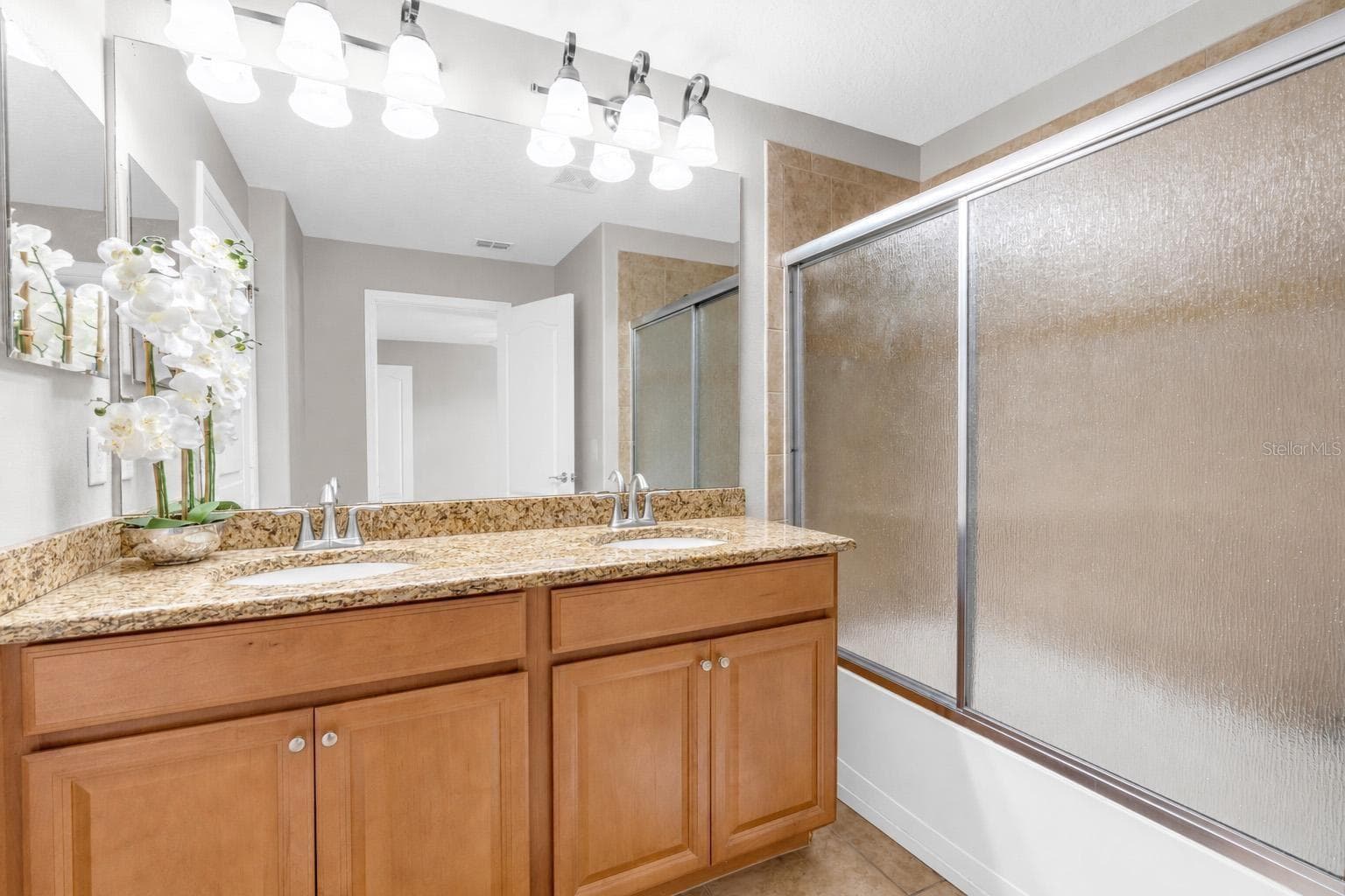 Townhouse at 8956 CALIFORNIA PALM RD, KISSIMMEE, photo 12 of 75