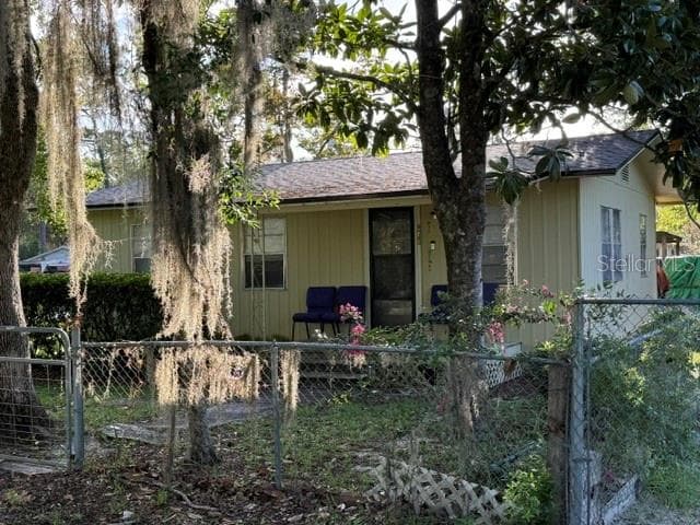 Single Family Residence at 917 NE 25TH ST, GAINESVILLE, photo 2 of 12