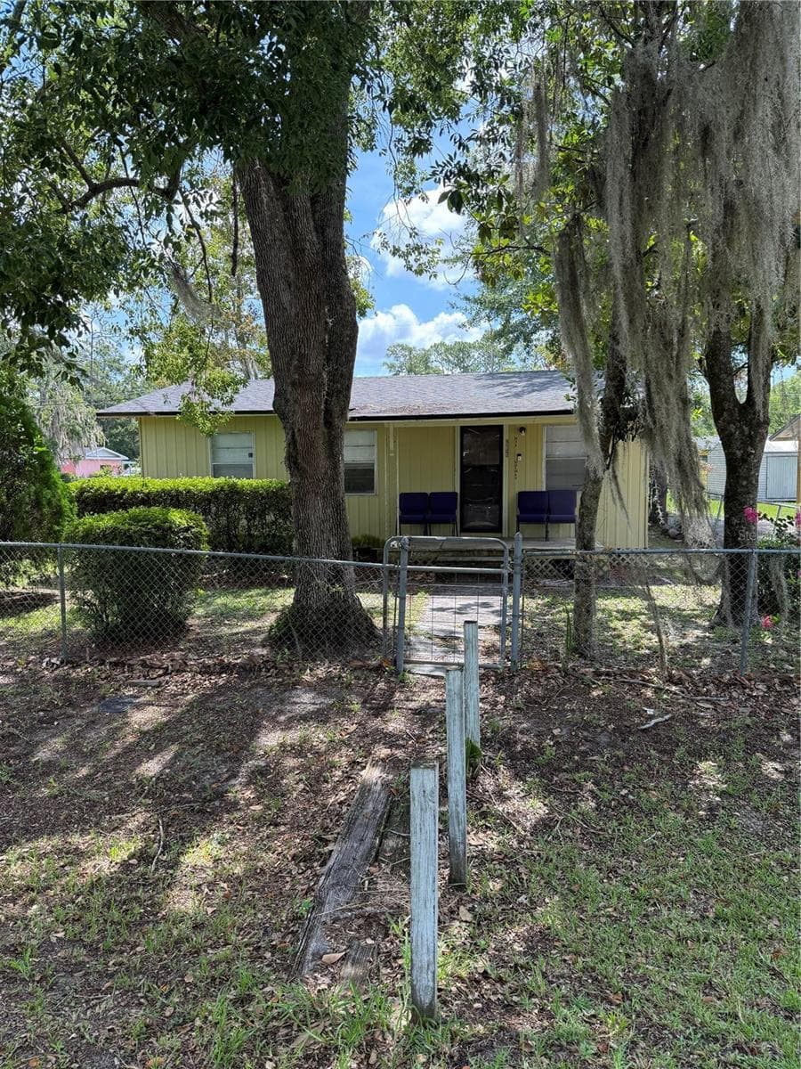 Single Family Residence at 917 NE 25TH ST, GAINESVILLE, photo 4 of 12
