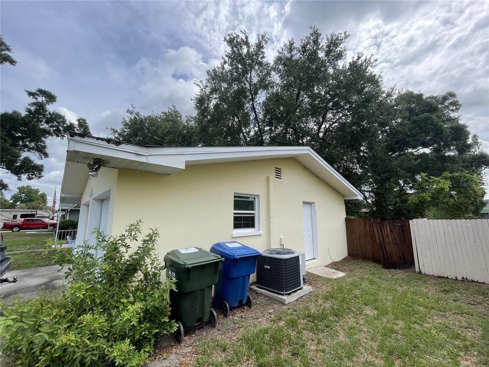 Single Family Residence at 635 DEVILLE DR E, LARGO, photo 3 of 15