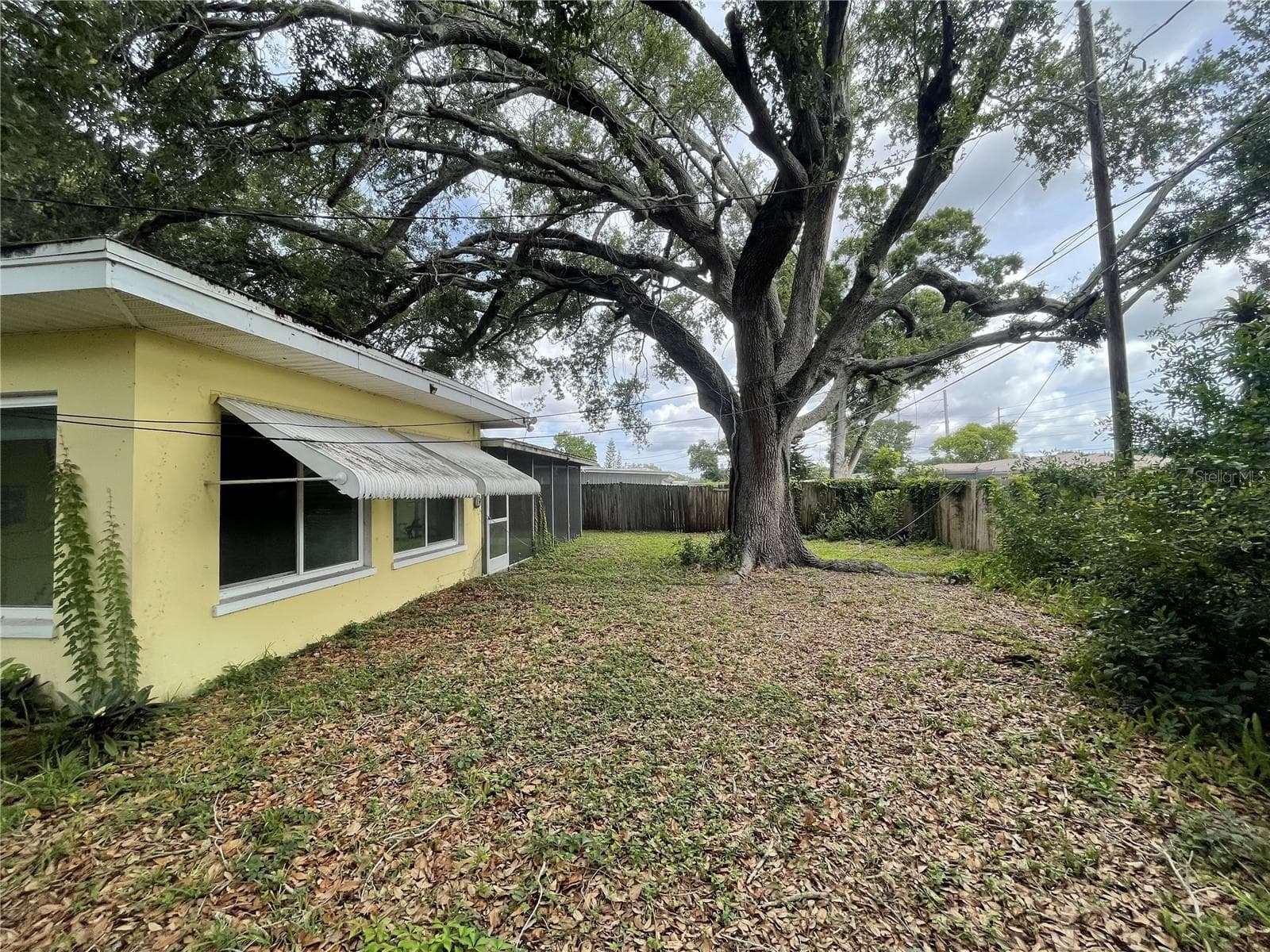 Single Family Residence at 635 DEVILLE DR E, LARGO, photo 4 of 15