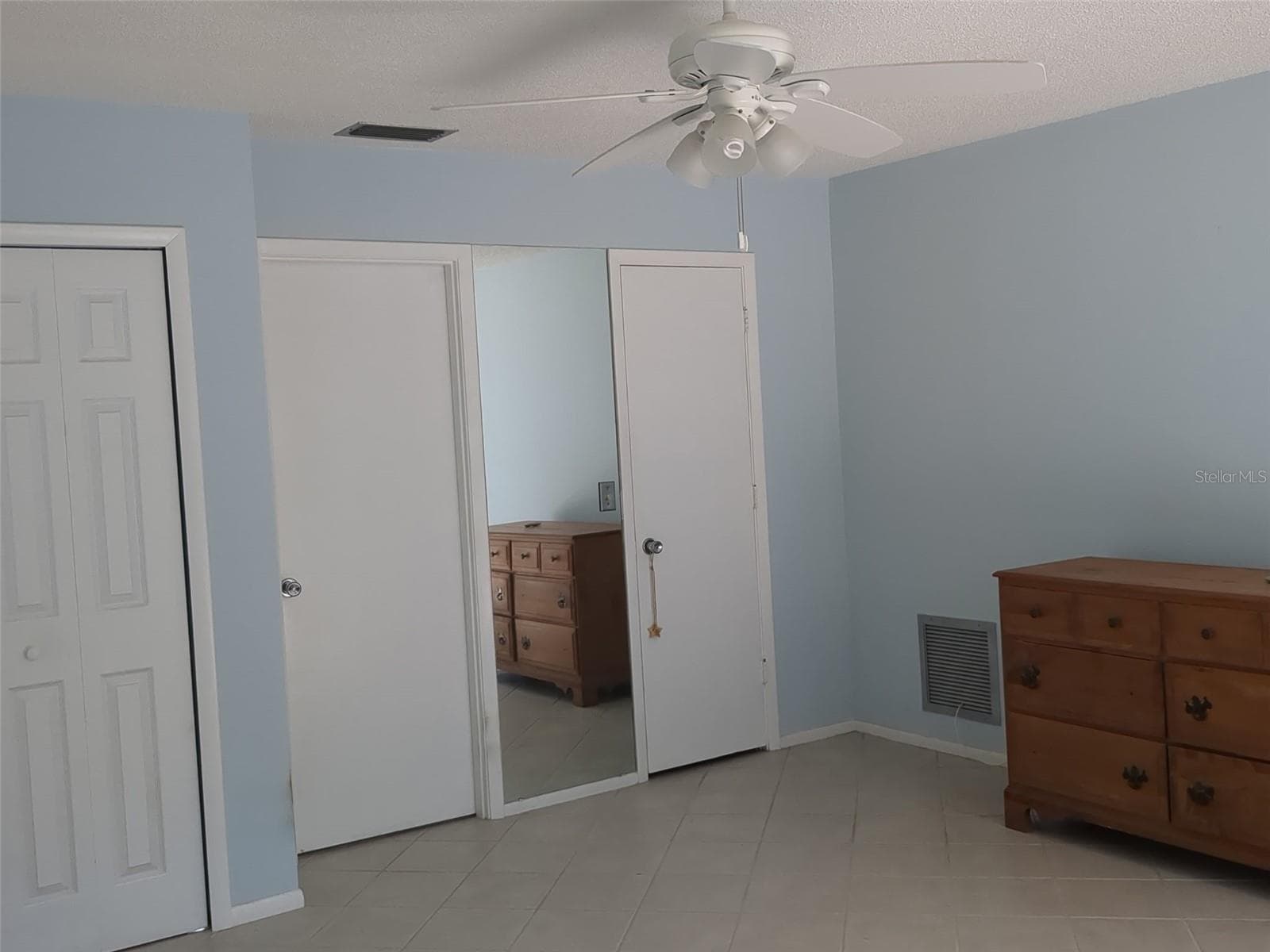 Primary bedroom - 7102 W COUNTRY CLUB DR N, SARASOTA