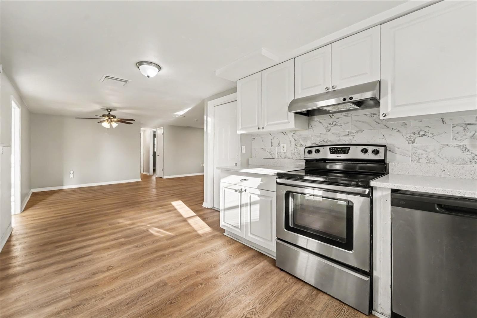 Single Family Residence at 7207 SANDALWOOD DR, PORT RICHEY, photo 6 of 19
