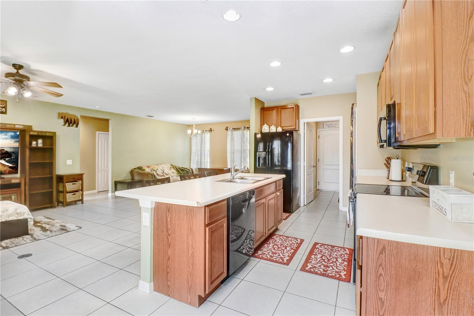Single Family Residence at 12152 LANDFAIR ST, SPRING HILL, photo 11 of 38