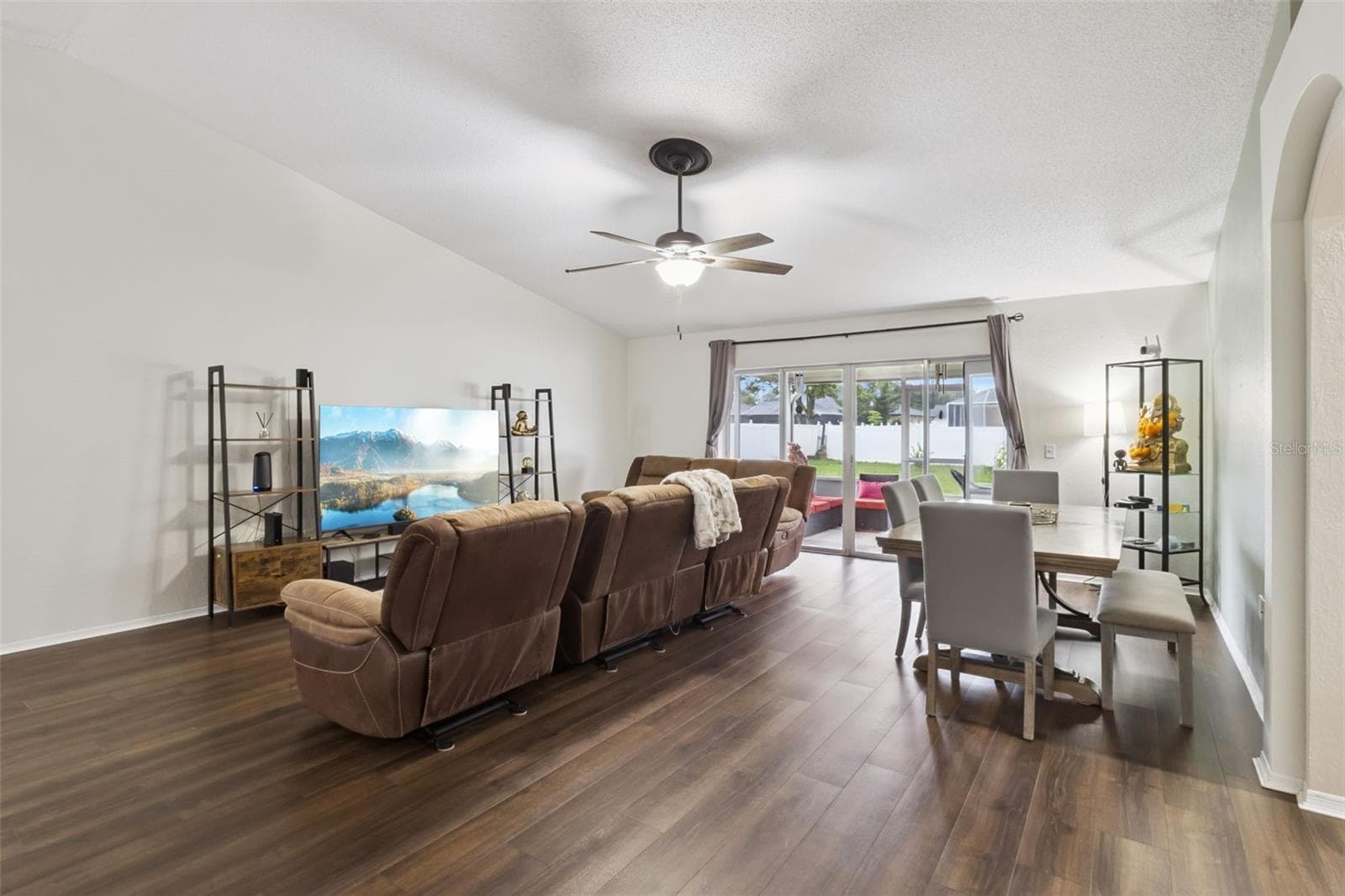 Single Family Residence at 7973 OAK RUN CIR, LAKELAND, photo 6 of 40