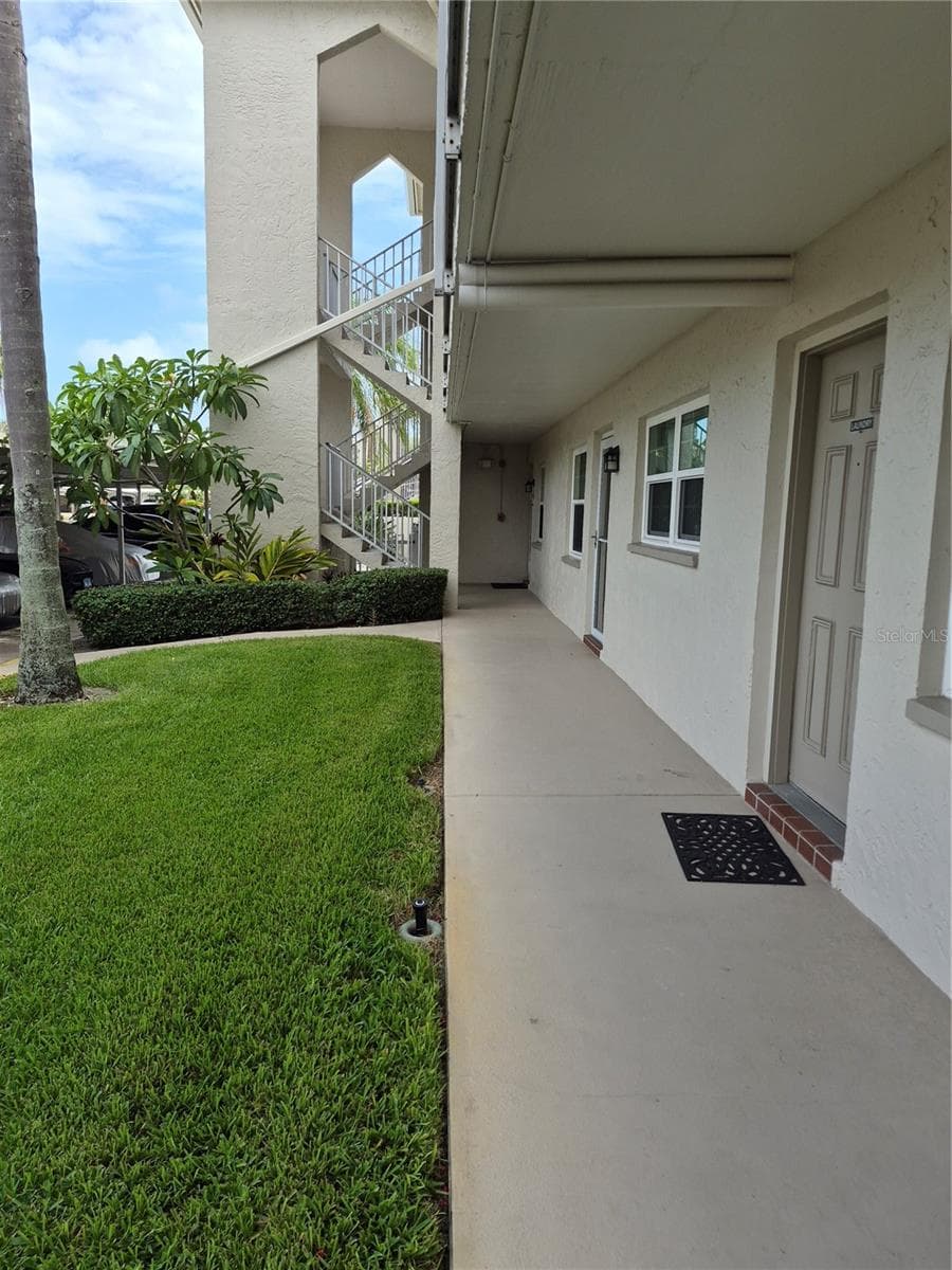 Condominium at 970 VIRGINIA ST #103, DUNEDIN, photo 4 of 25
