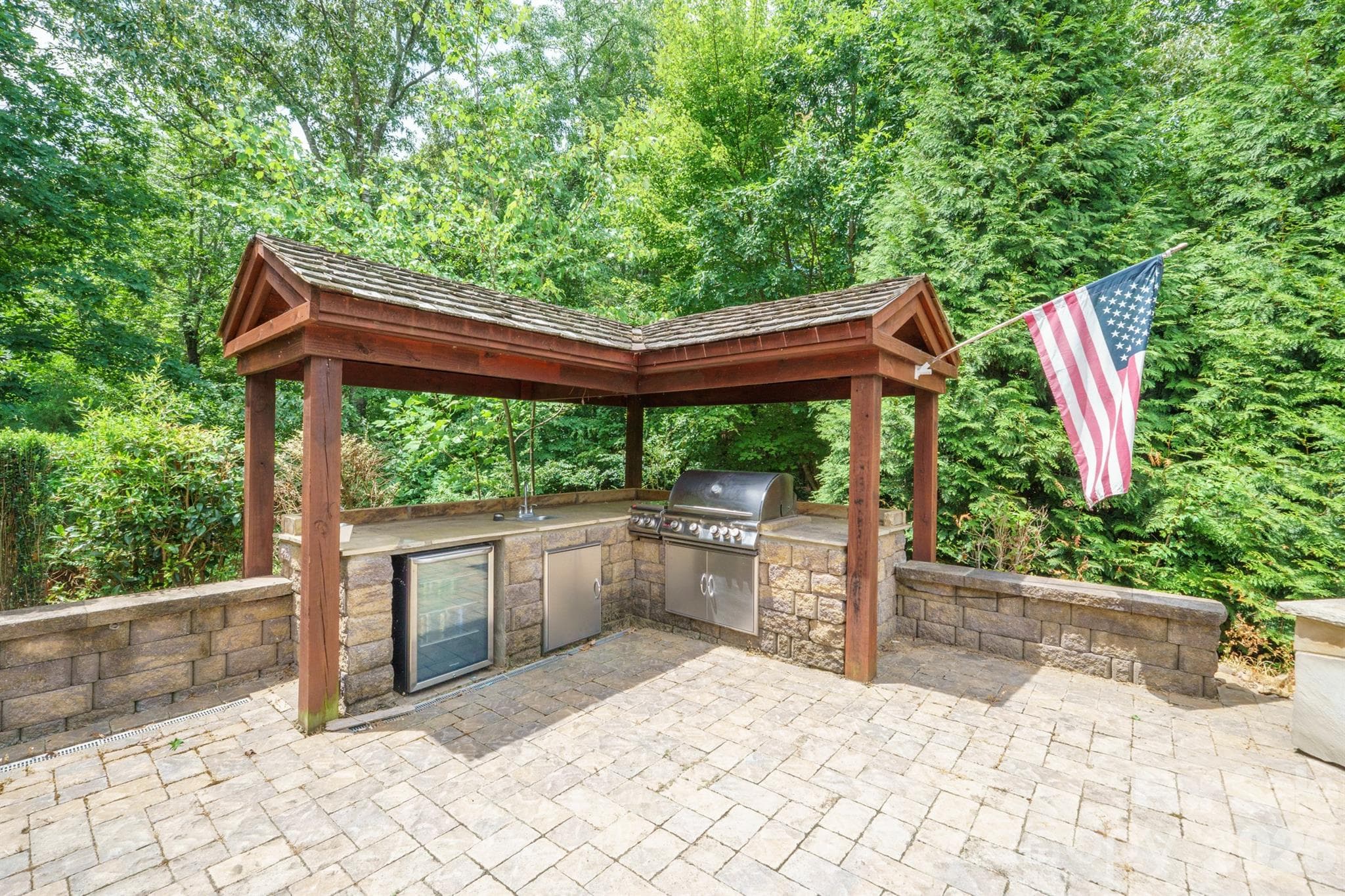 backyard outdoor kitchen - 589 Shepherd Road, Troutman