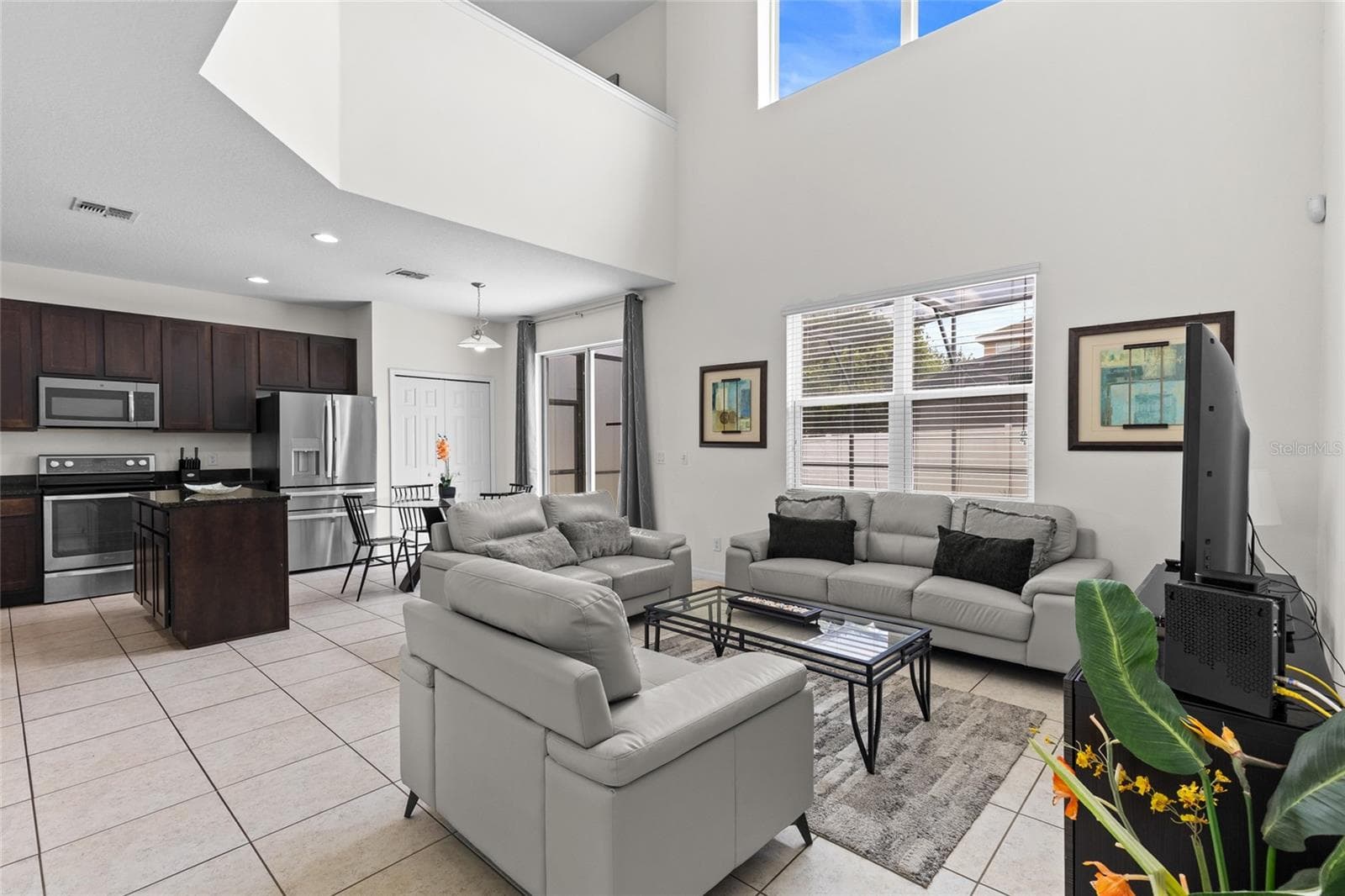 Vaulted Ceilings - 2501 DHARMA CIR, KISSIMMEE