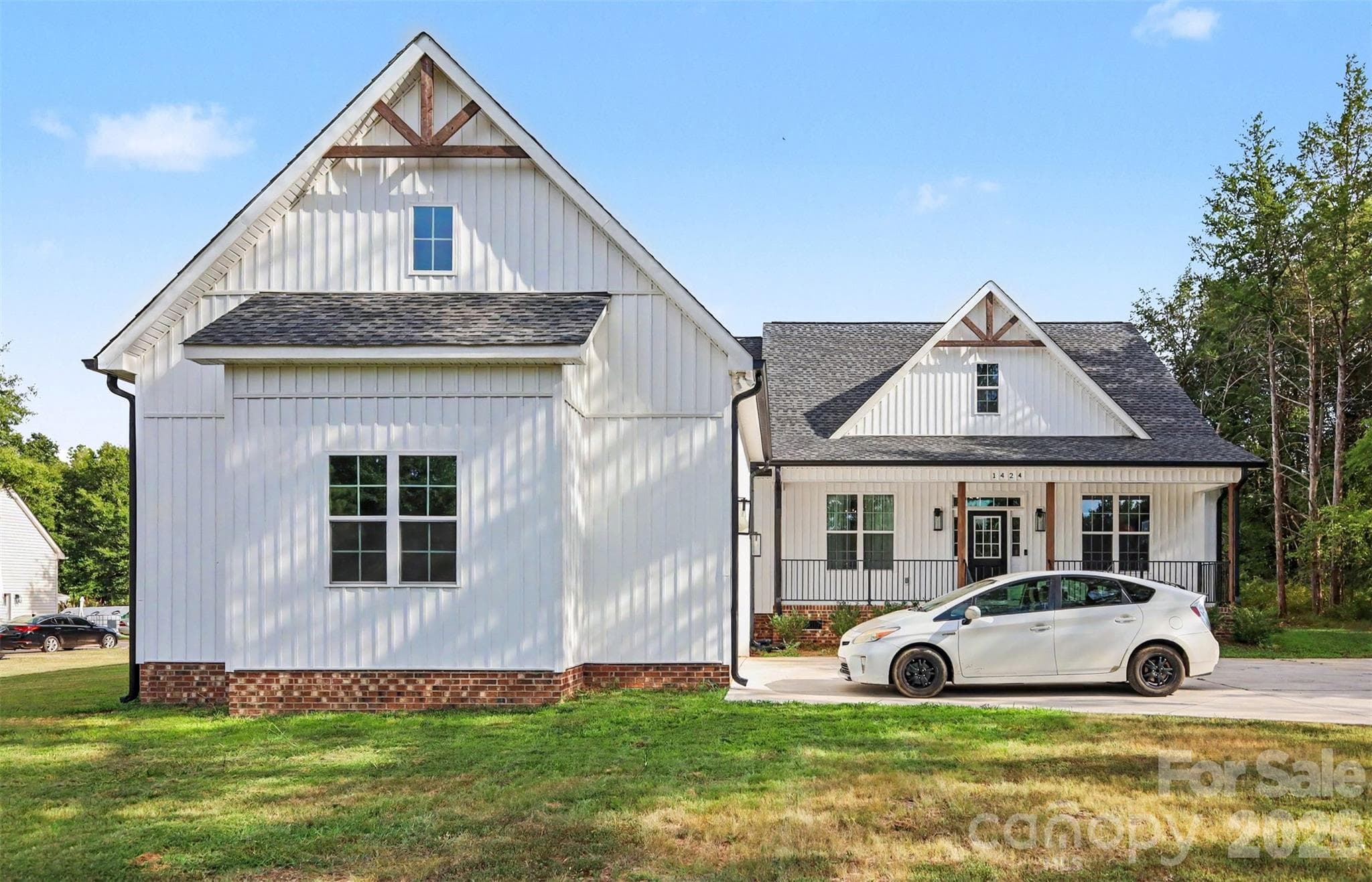Single Family Residence at 1424 Autumnwood Drive, Rock Hill, photo 8 of 32