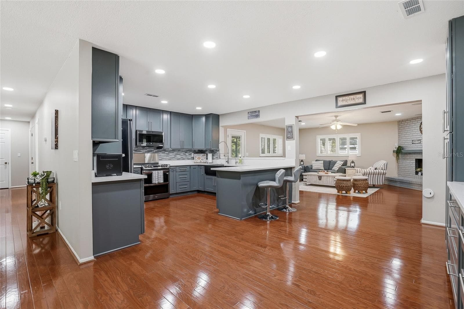 Single Family Residence at 2817 FLEEMAN RD, PALM HARBOR, photo 15 of 60