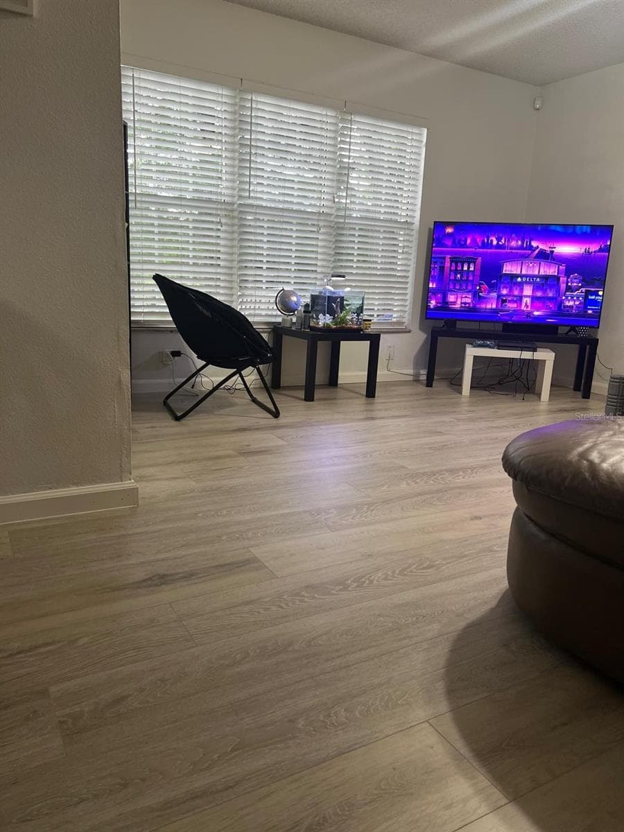 Newly updated floors! - 2329 WATER VIEW LOOP, KISSIMMEE