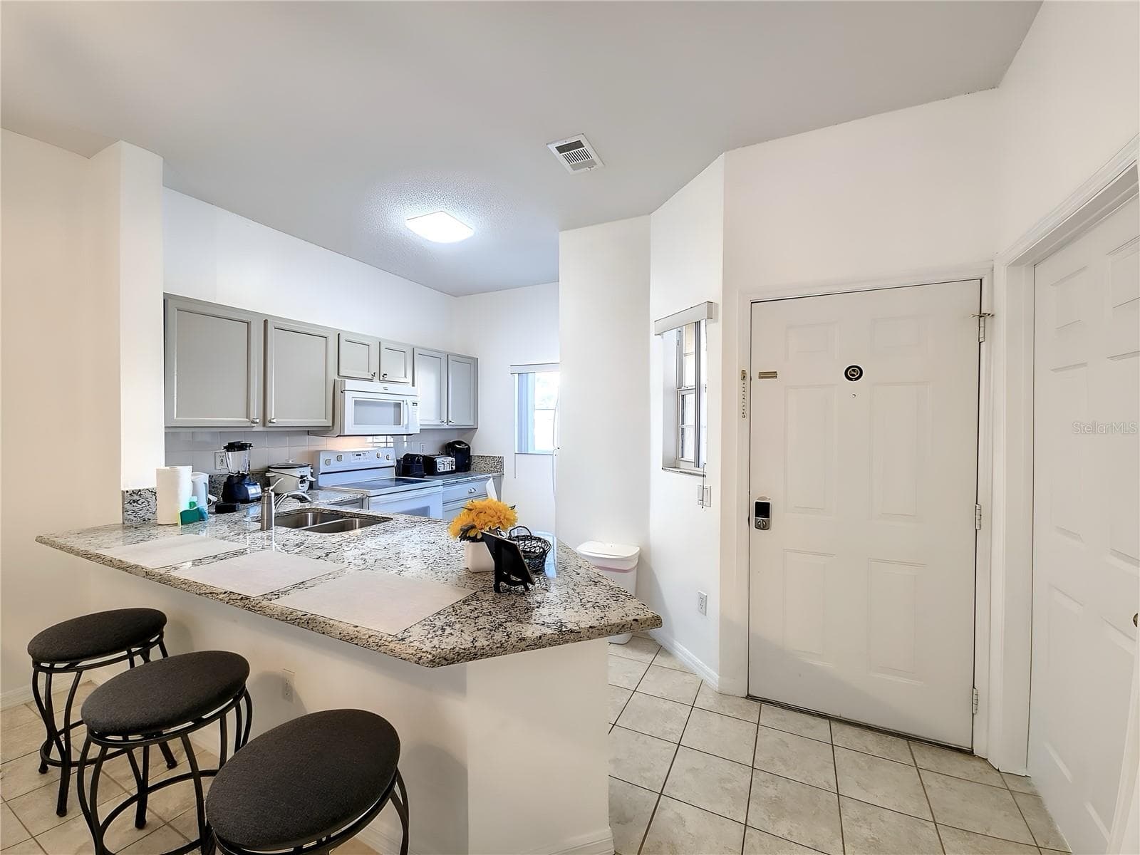 Townhouse at 1115 PARK RIDGE CIR, KISSIMMEE, photo 11 of 55