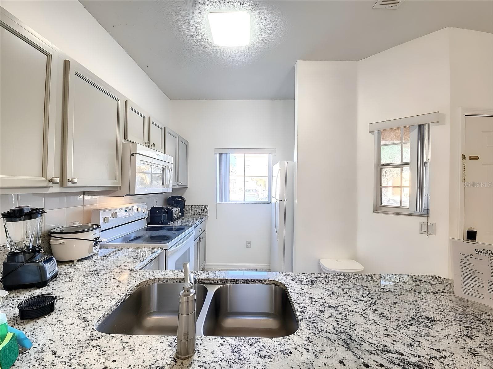 Townhouse at 1115 PARK RIDGE CIR, KISSIMMEE, photo 12 of 55