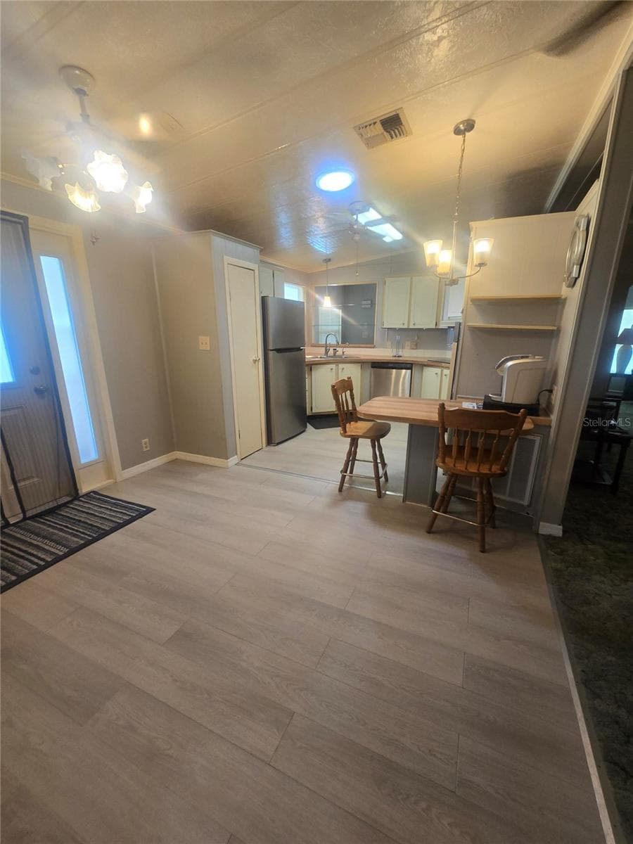 Manufactured Home at 4645 BURNEY DR, HOLIDAY, photo 10 of 35