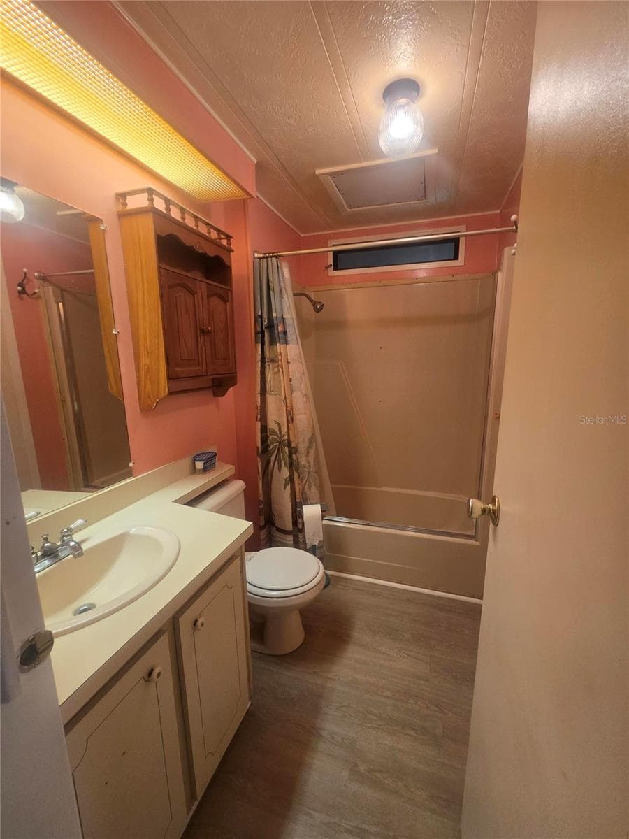 Bathroom - 4645 BURNEY DR, HOLIDAY