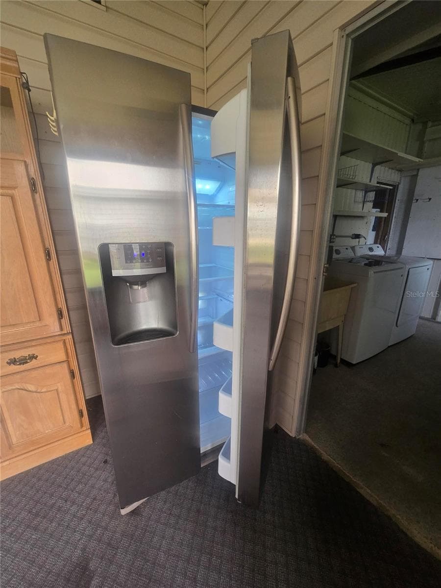 Bonus outdoor refrigerator! - 4645 BURNEY DR, HOLIDAY