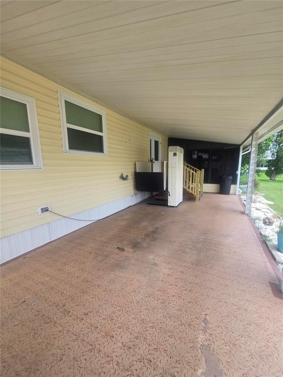 Long carport - 4645 BURNEY DR, HOLIDAY