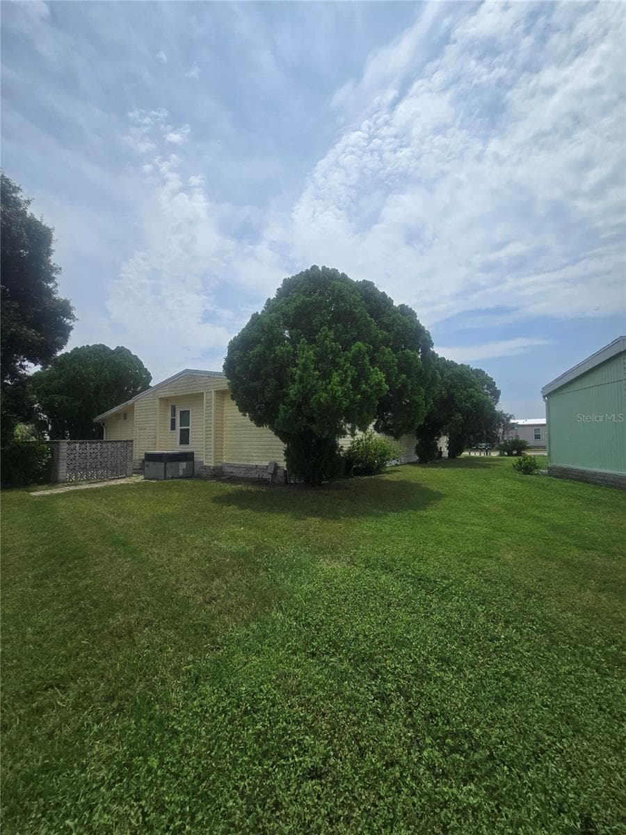 Manufactured Home at 4645 BURNEY DR, HOLIDAY, photo 31 of 35