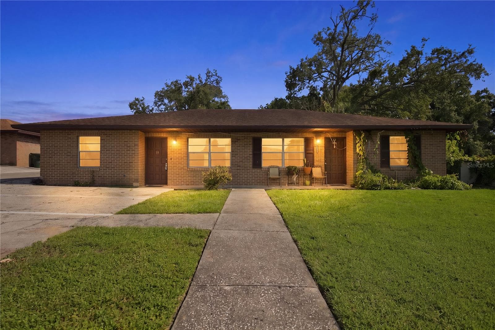 101 LAKE HUNTER DR #12