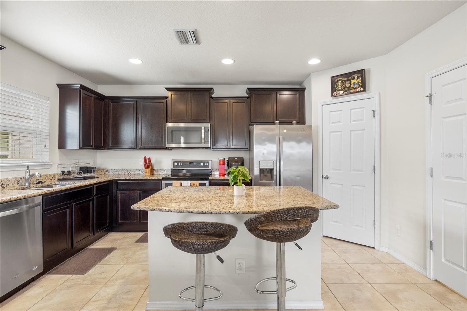 Townhouse at 9335 AMERICAN HICKORY LN, RIVERVIEW, photo 8 of 44