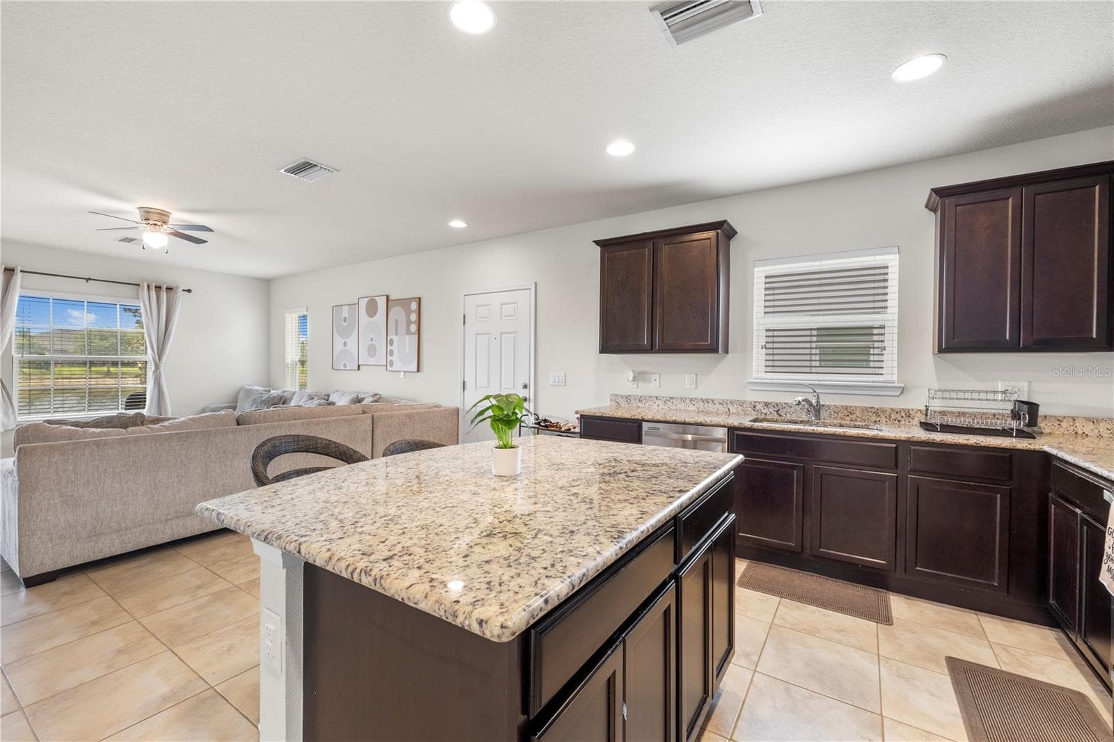 Townhouse at 9335 AMERICAN HICKORY LN, RIVERVIEW, photo 11 of 44