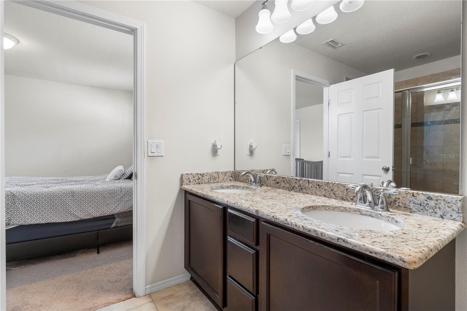 Townhouse at 9335 AMERICAN HICKORY LN, RIVERVIEW, photo 16 of 44