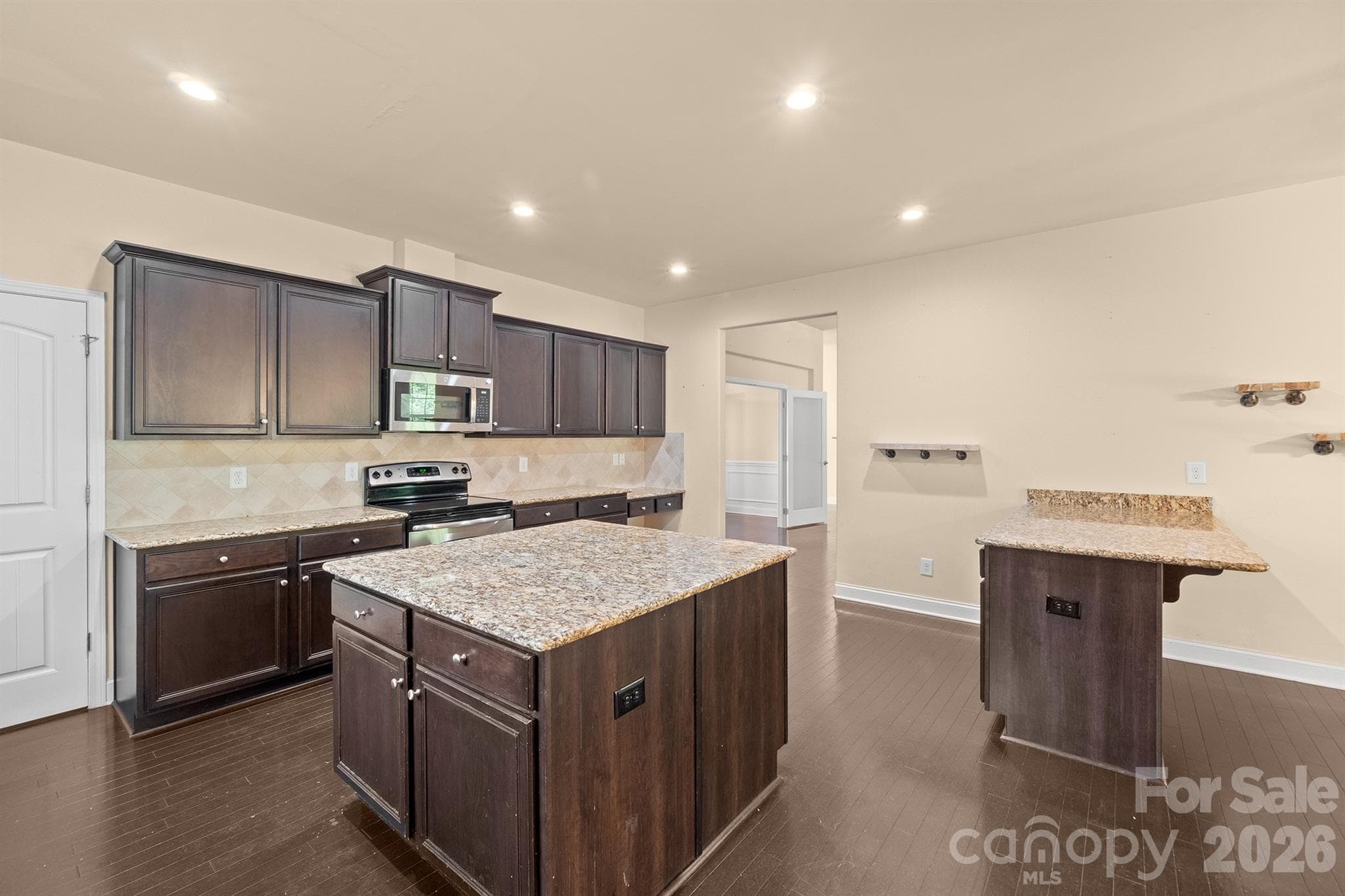 kitchen w/island and breakfast bar - 589 Shepherd Road, Troutman