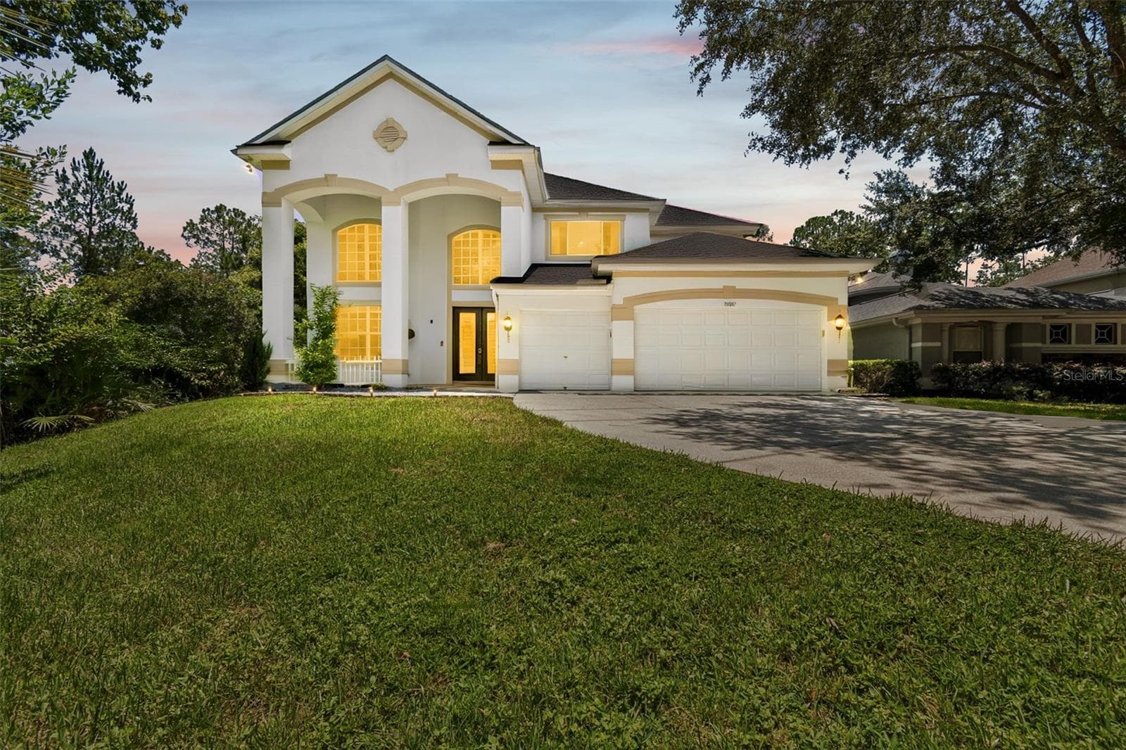 Single Family Residence at 10102 DEERCLIFF DR, TAMPA, photo 3 of 92