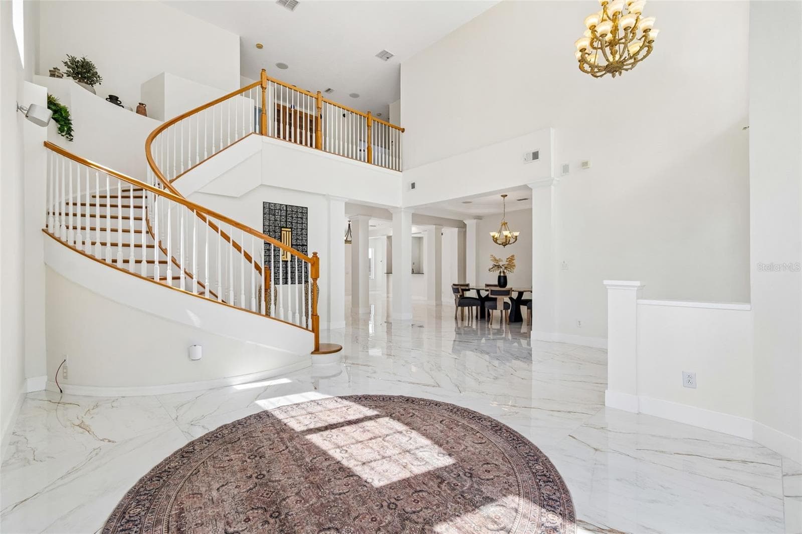 Single Family Residence at 10102 DEERCLIFF DR, TAMPA, photo 8 of 92