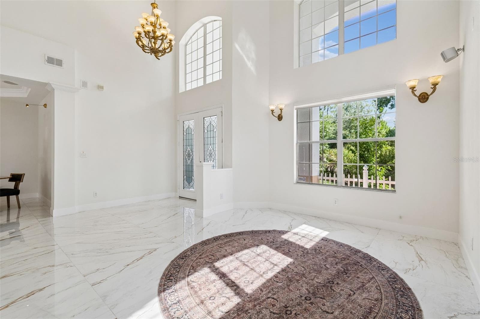 Single Family Residence at 10102 DEERCLIFF DR, TAMPA, photo 9 of 92