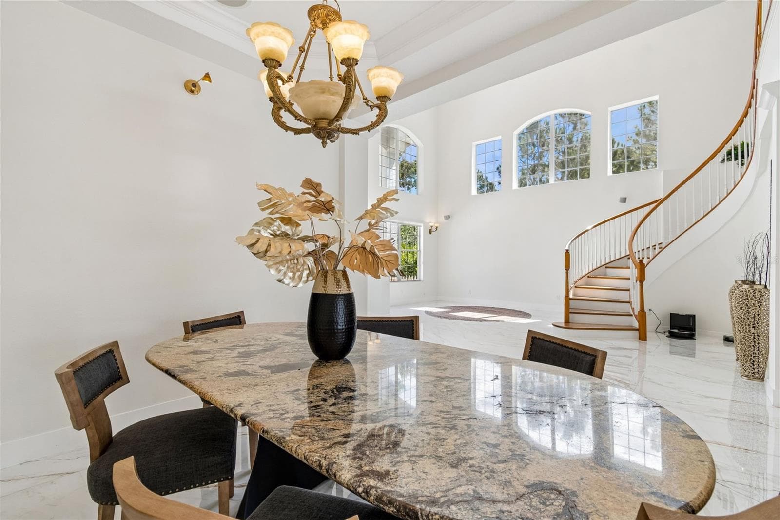 Single Family Residence at 10102 DEERCLIFF DR, TAMPA, photo 13 of 92