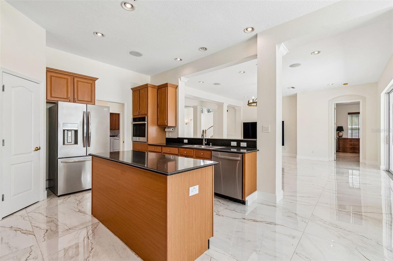 Single Family Residence at 10102 DEERCLIFF DR, TAMPA, photo 21 of 92
