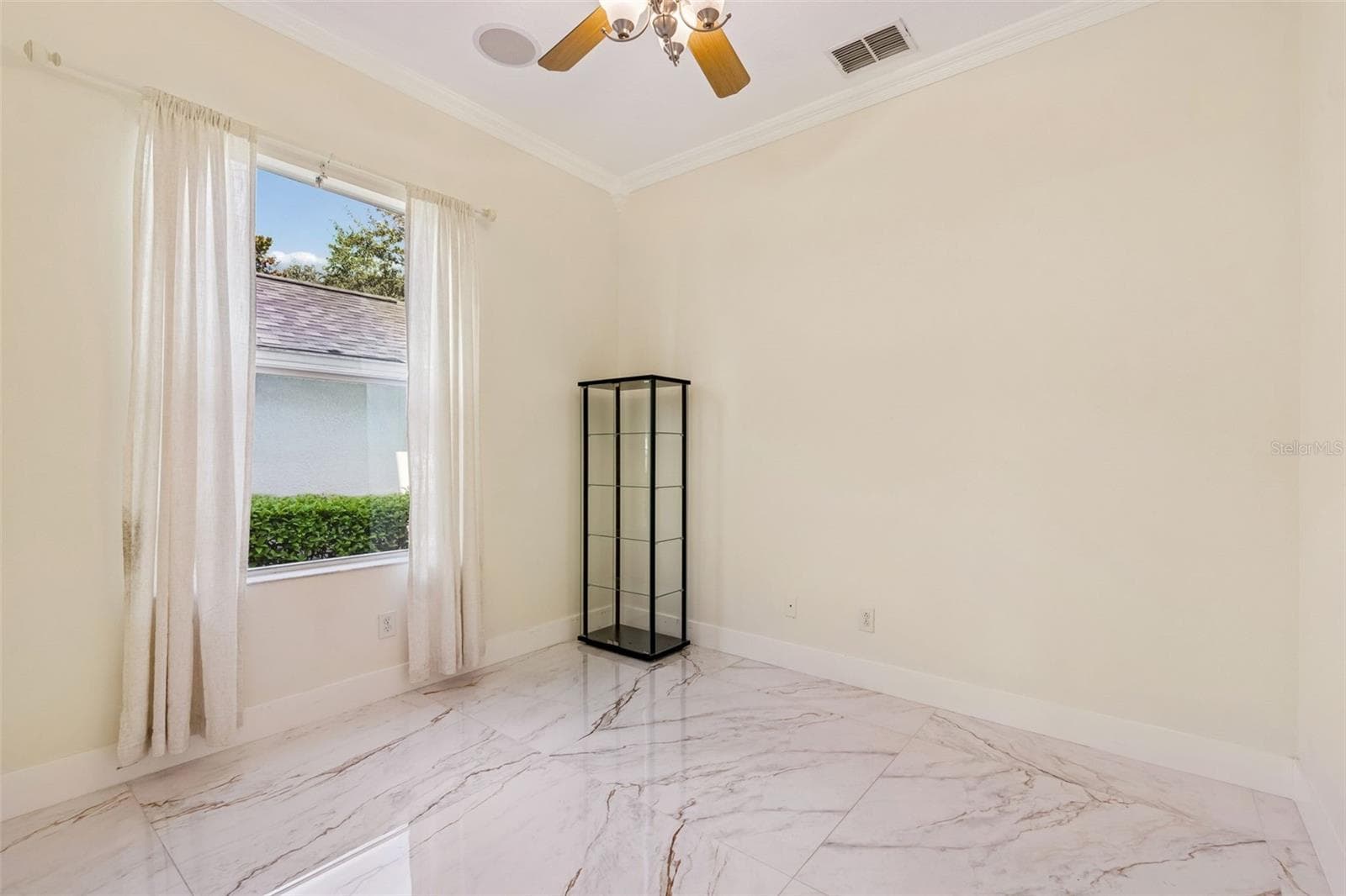 Single Family Residence at 10102 DEERCLIFF DR, TAMPA, photo 31 of 92