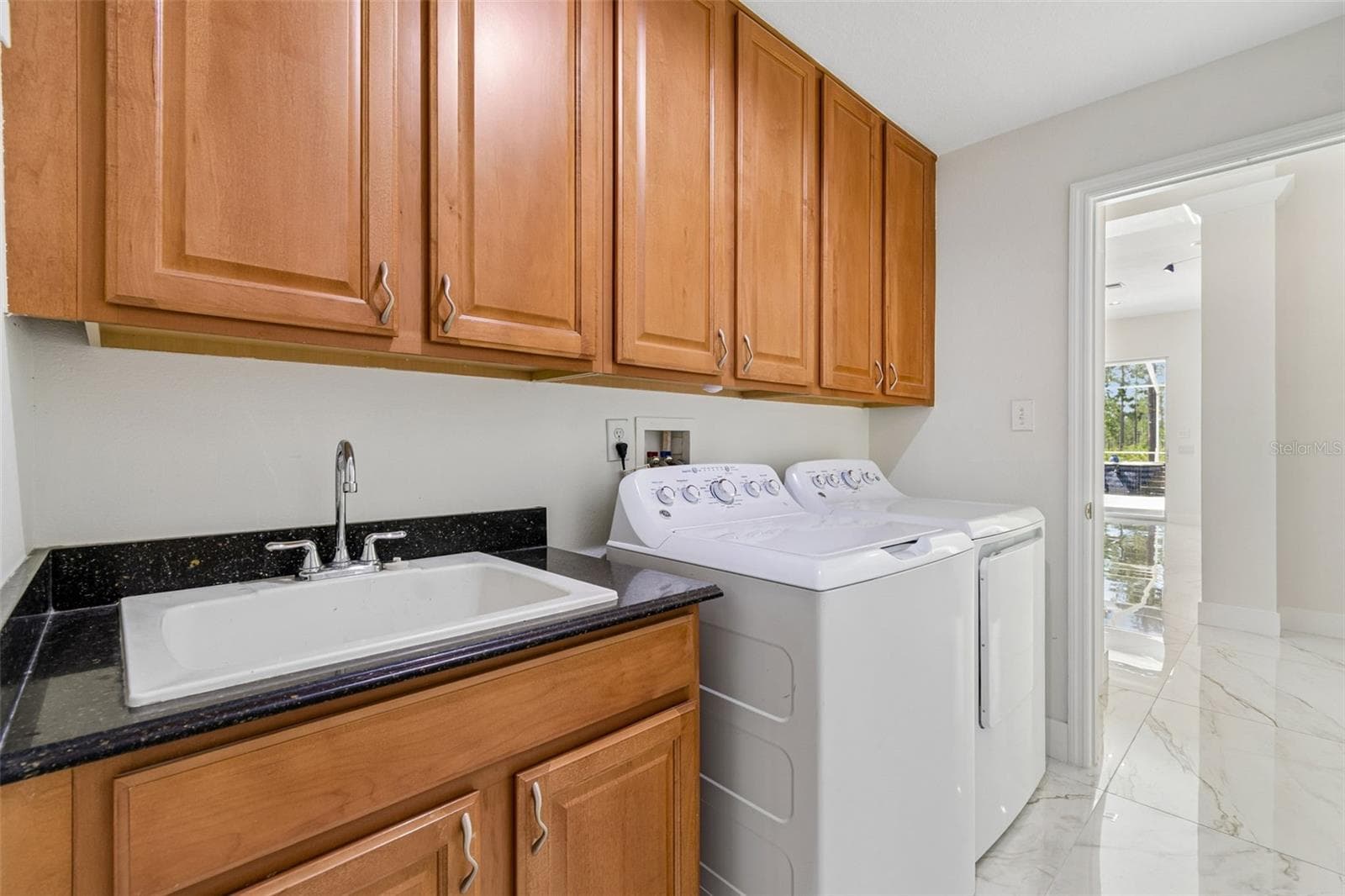 Single Family Residence at 10102 DEERCLIFF DR, TAMPA, photo 36 of 92