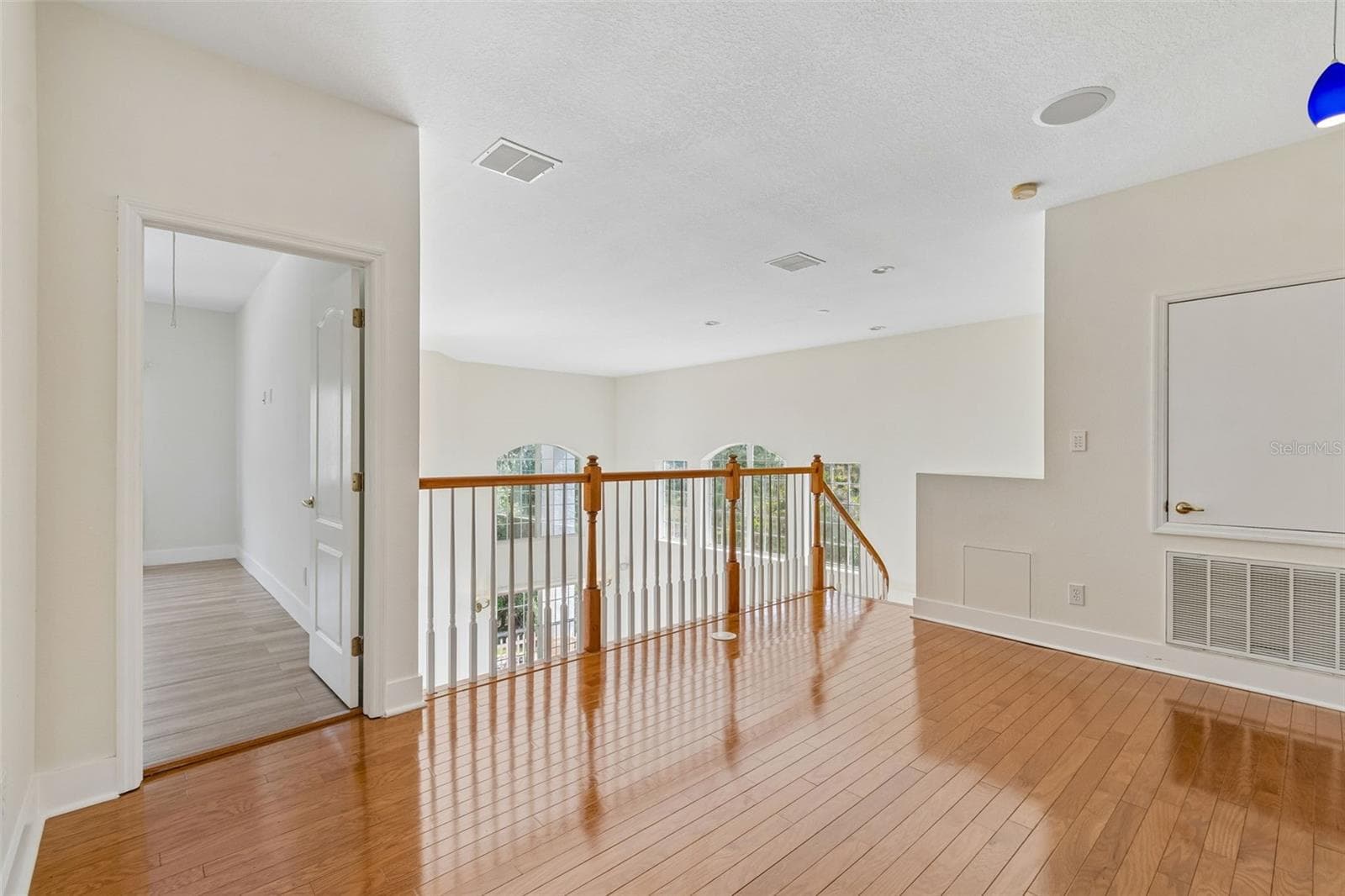 Single Family Residence at 10102 DEERCLIFF DR, TAMPA, photo 39 of 92