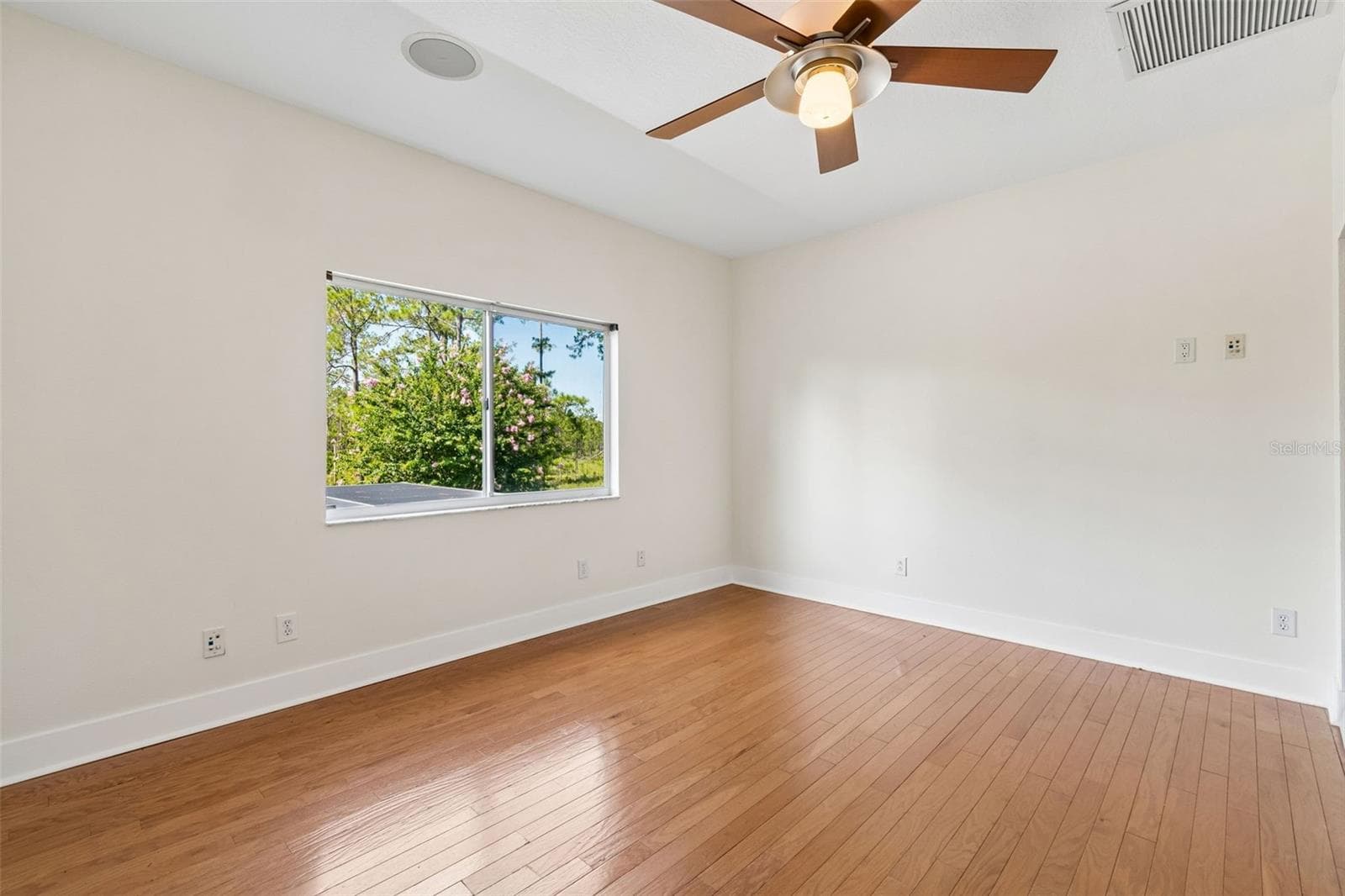 Single Family Residence at 10102 DEERCLIFF DR, TAMPA, photo 55 of 92