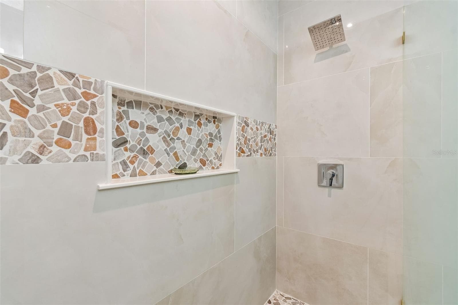 Single Family Residence at 10102 DEERCLIFF DR, TAMPA, photo 61 of 92