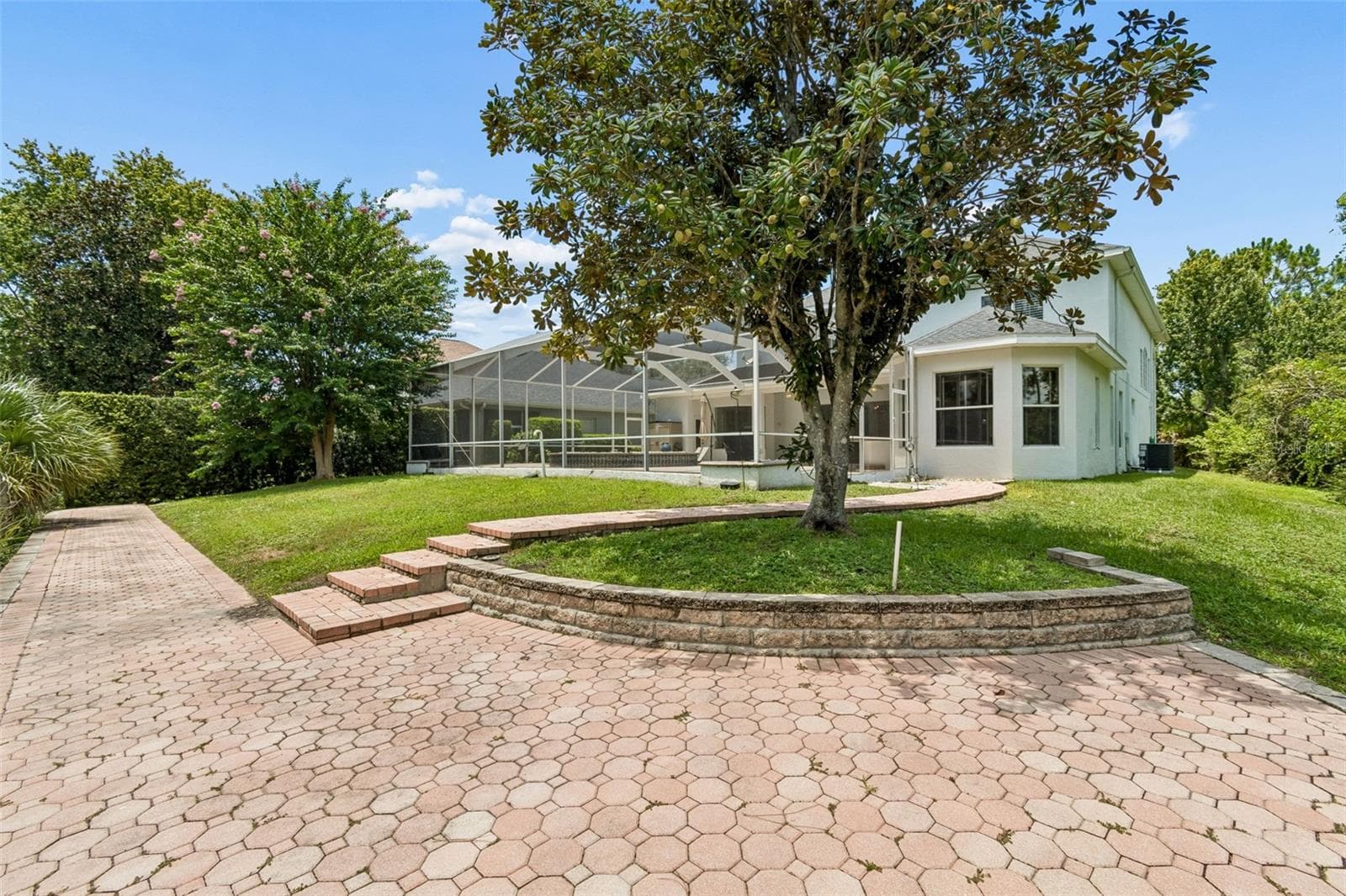 Single Family Residence at 10102 DEERCLIFF DR, TAMPA, photo 75 of 92