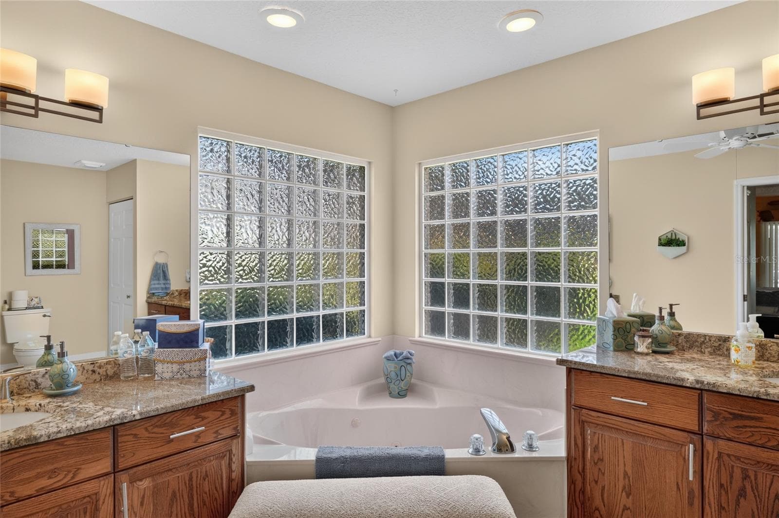 Single Family Residence at 13857 DEL WEBB BLVD, SUMMERFIELD, photo 33 of 93