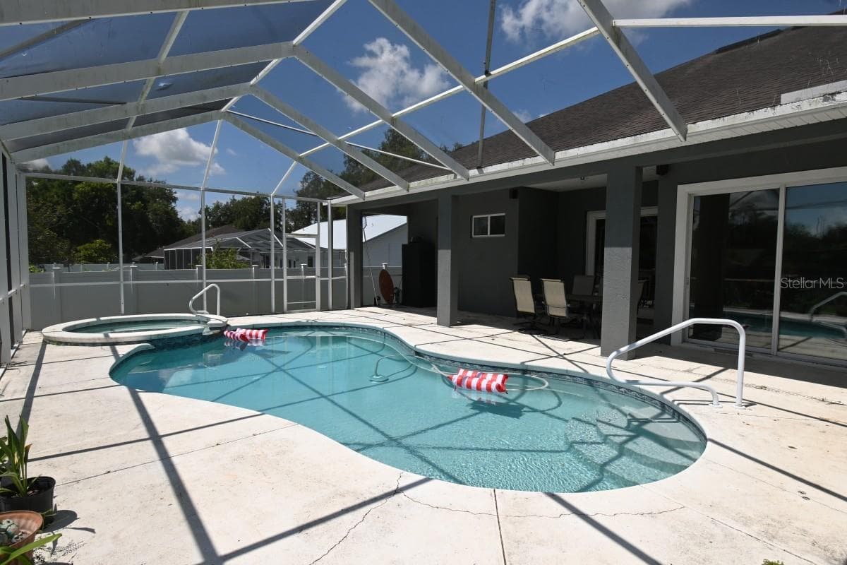 Single Family Residence at 12106 PALM ST, SAN ANTONIO, photo 31 of 37