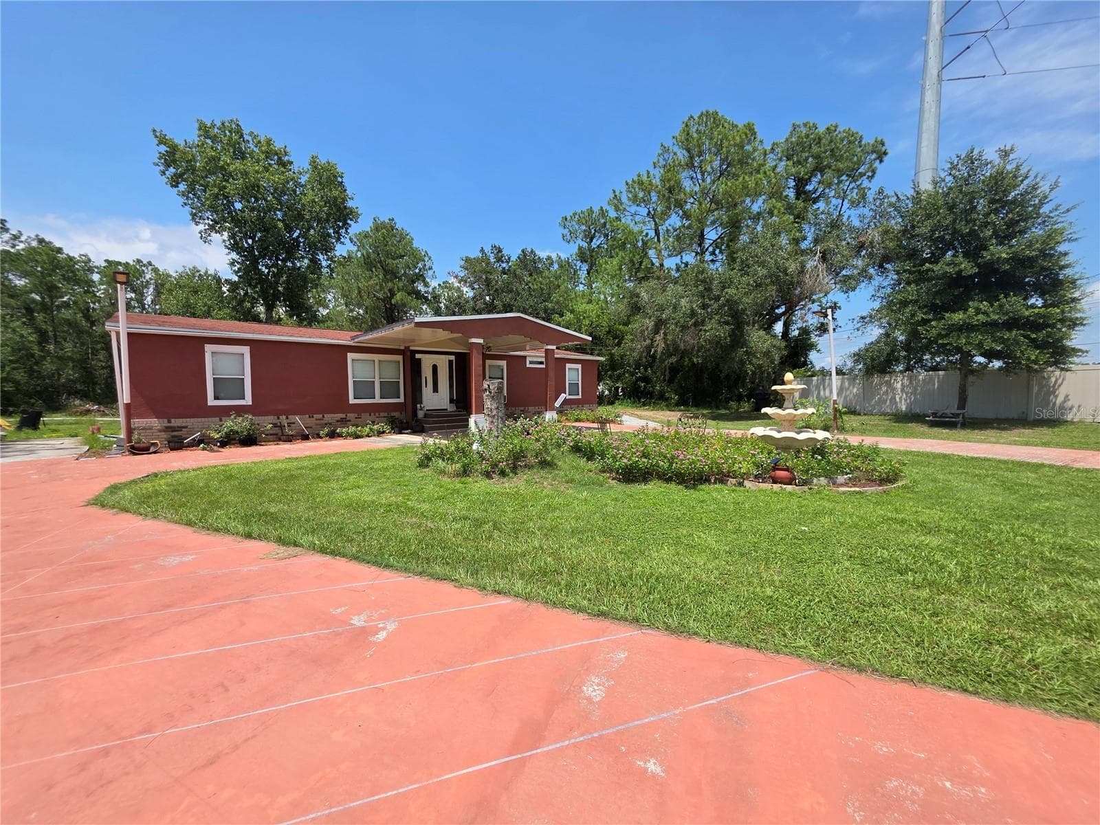 Manufactured Home at 11344 ROCKRIDGE RD, LAKELAND, photo 4 of 41