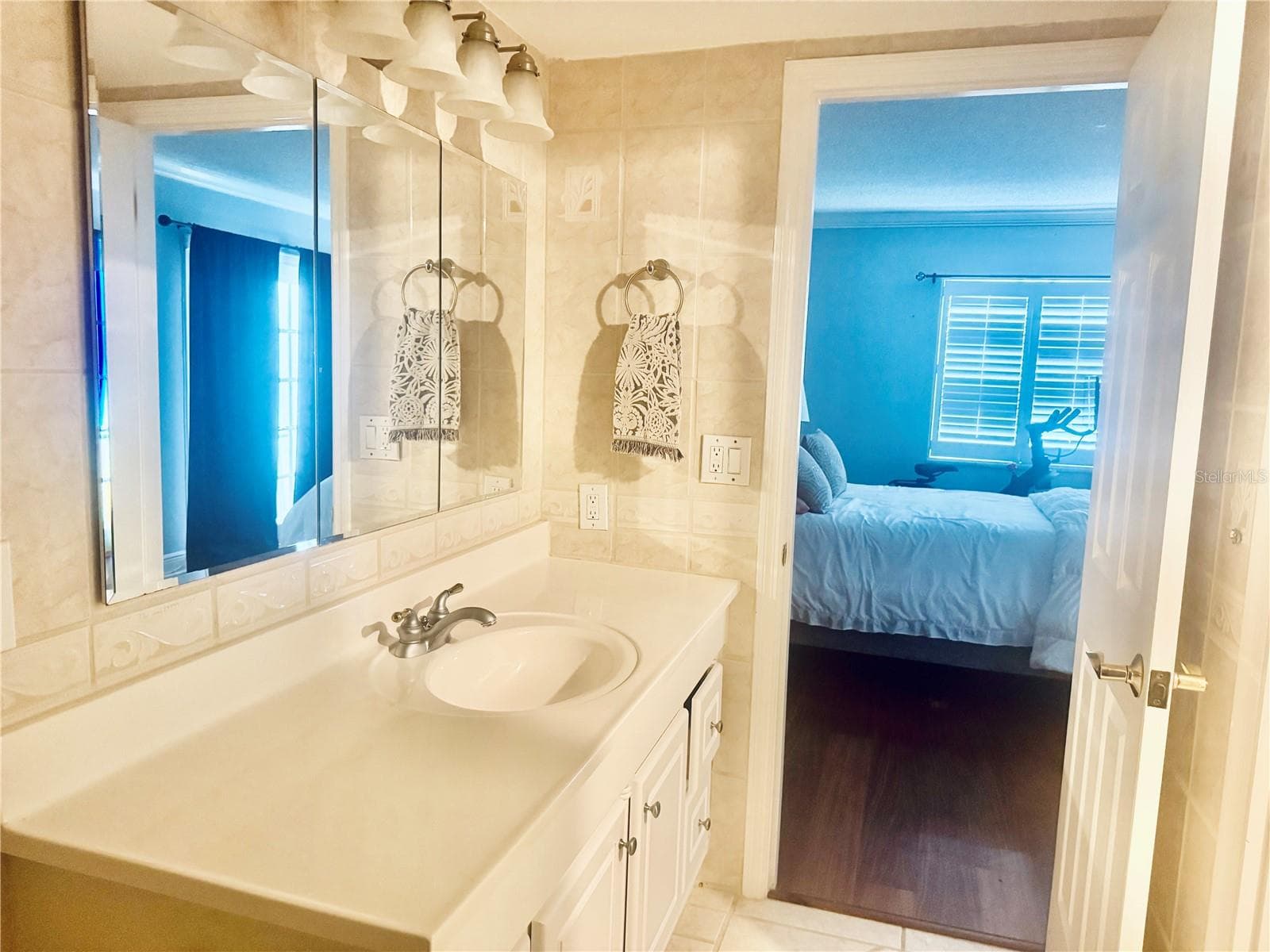 Condominium at 304 GOLFVIEW RD #PH7, NORTH PALM BEACH, photo 21 of 60