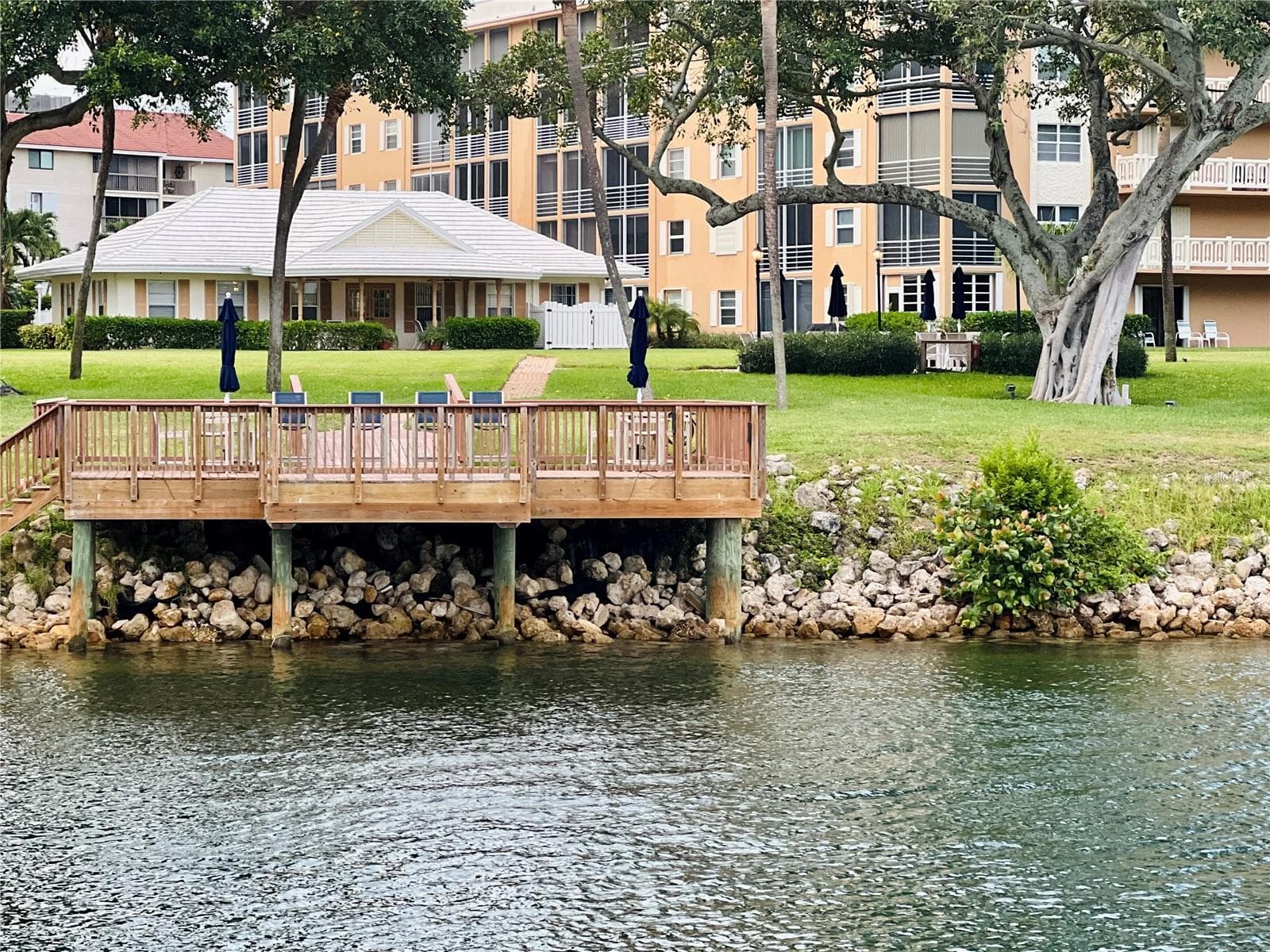 Condominium at 304 GOLFVIEW RD #PH7, NORTH PALM BEACH, photo 54 of 60