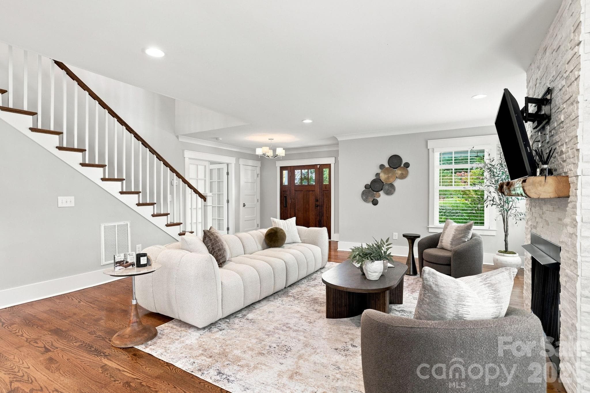 Single Family Residence at 2617 Commonwealth Avenue, Charlotte, photo 4 of 46