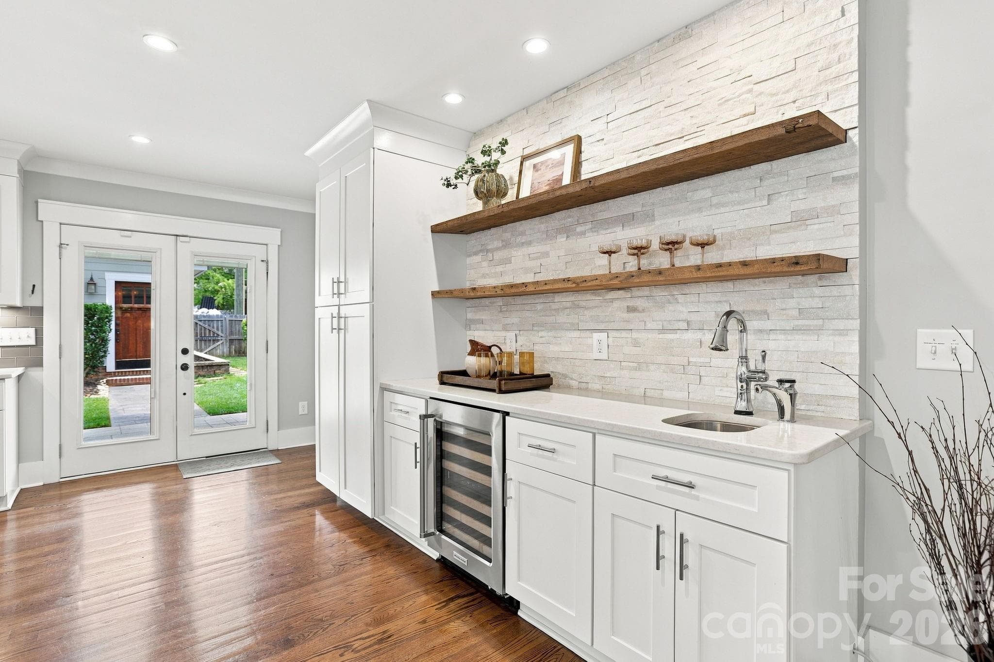 Single Family Residence at 2617 Commonwealth Avenue, Charlotte, photo 12 of 46