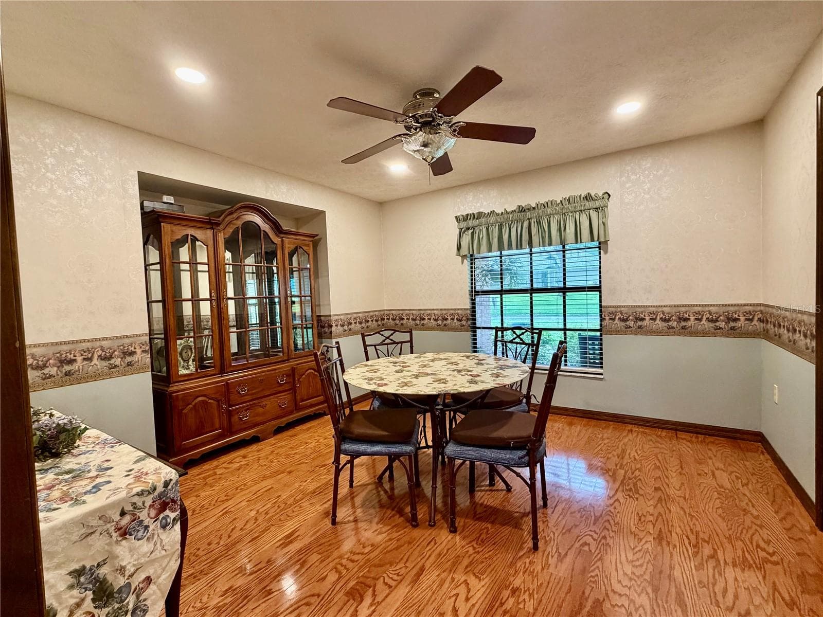 Single Family Residence at 411 SUMMIT CHASE DR, VALRICO, photo 9 of 58