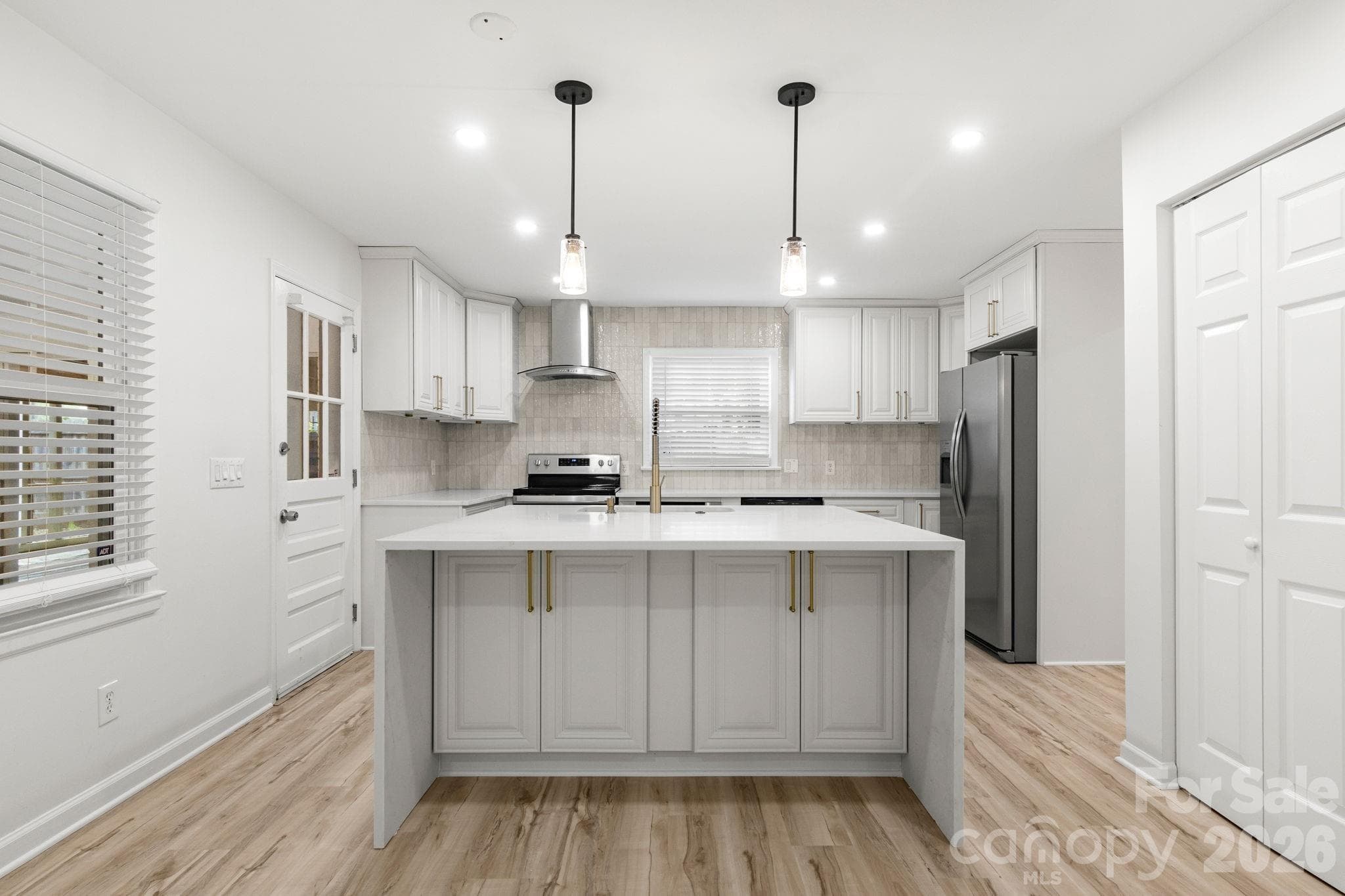 Single Family Residence at 7030 Delta Lake Drive, Charlotte, photo 10 of 42