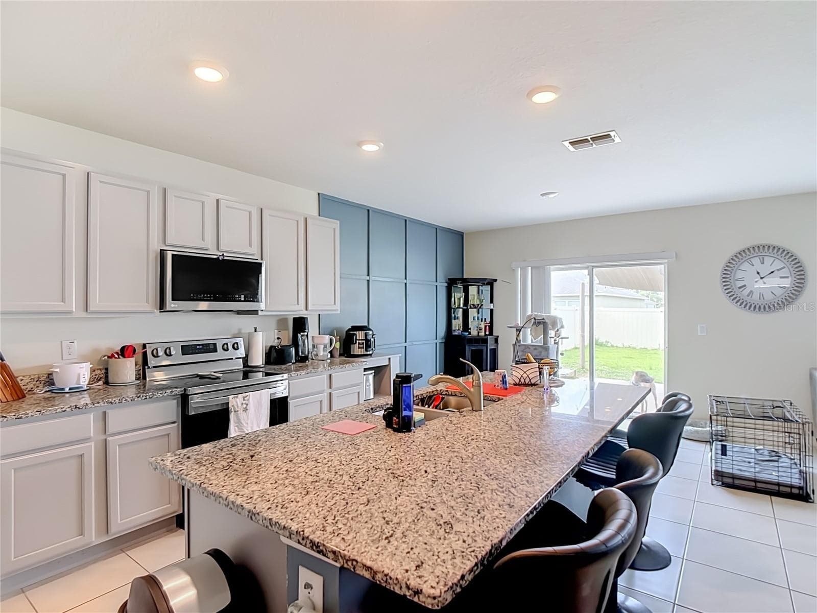 Single Family Residence at 5911 SHINGLE CREEK RD, LAKELAND, photo 8 of 37