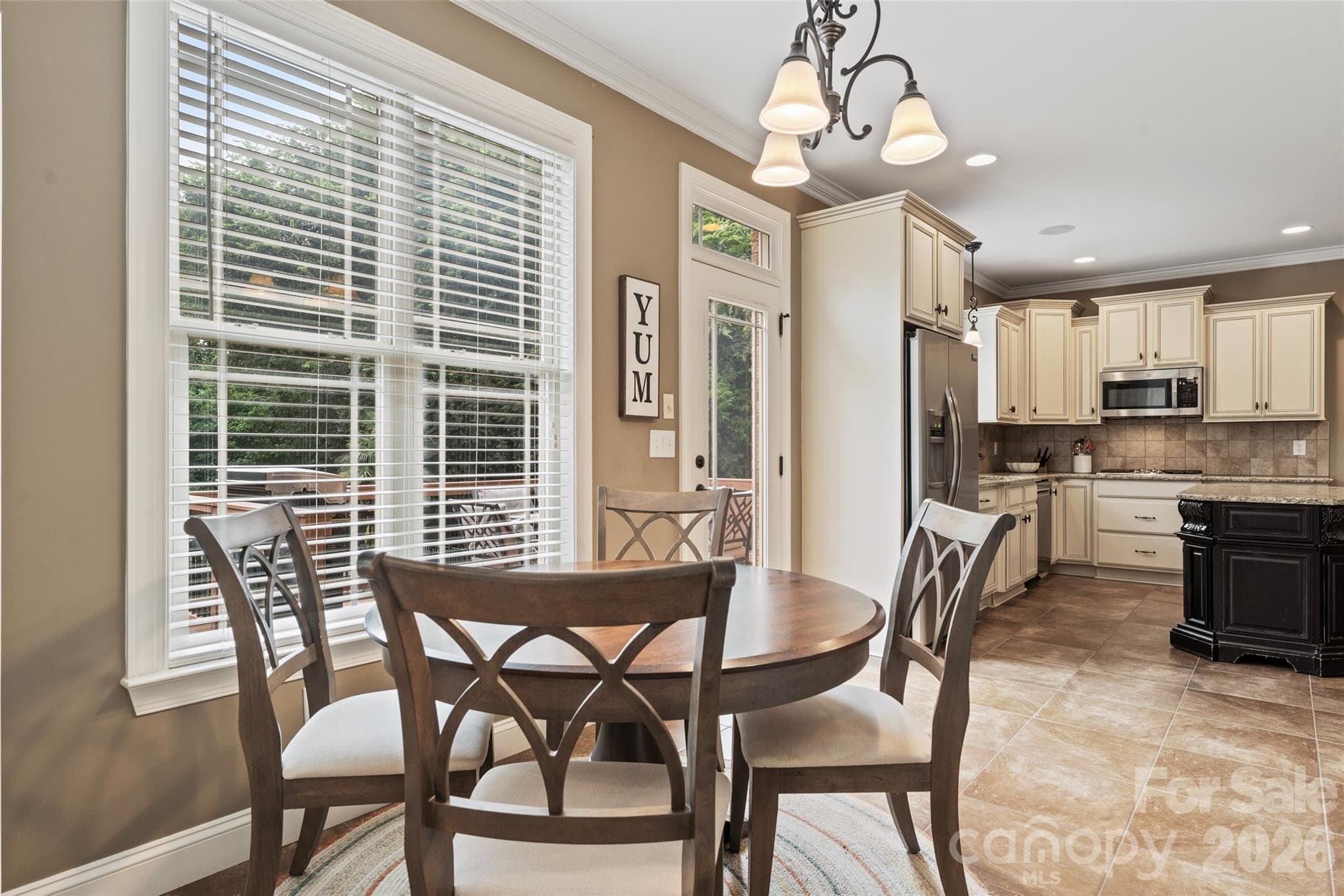 Single Family Residence at 314 Stone Cliff Lane, Lake Wylie, photo 10 of 43
